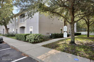 Jacksonville, FL home for sale located at 6105 Maggies Circle Unit 101, Jacksonville, FL 32244