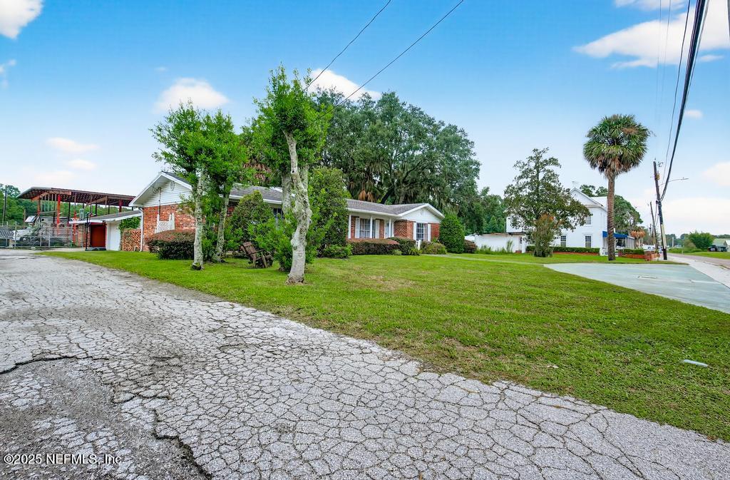 617341 BRANDIES Avenue