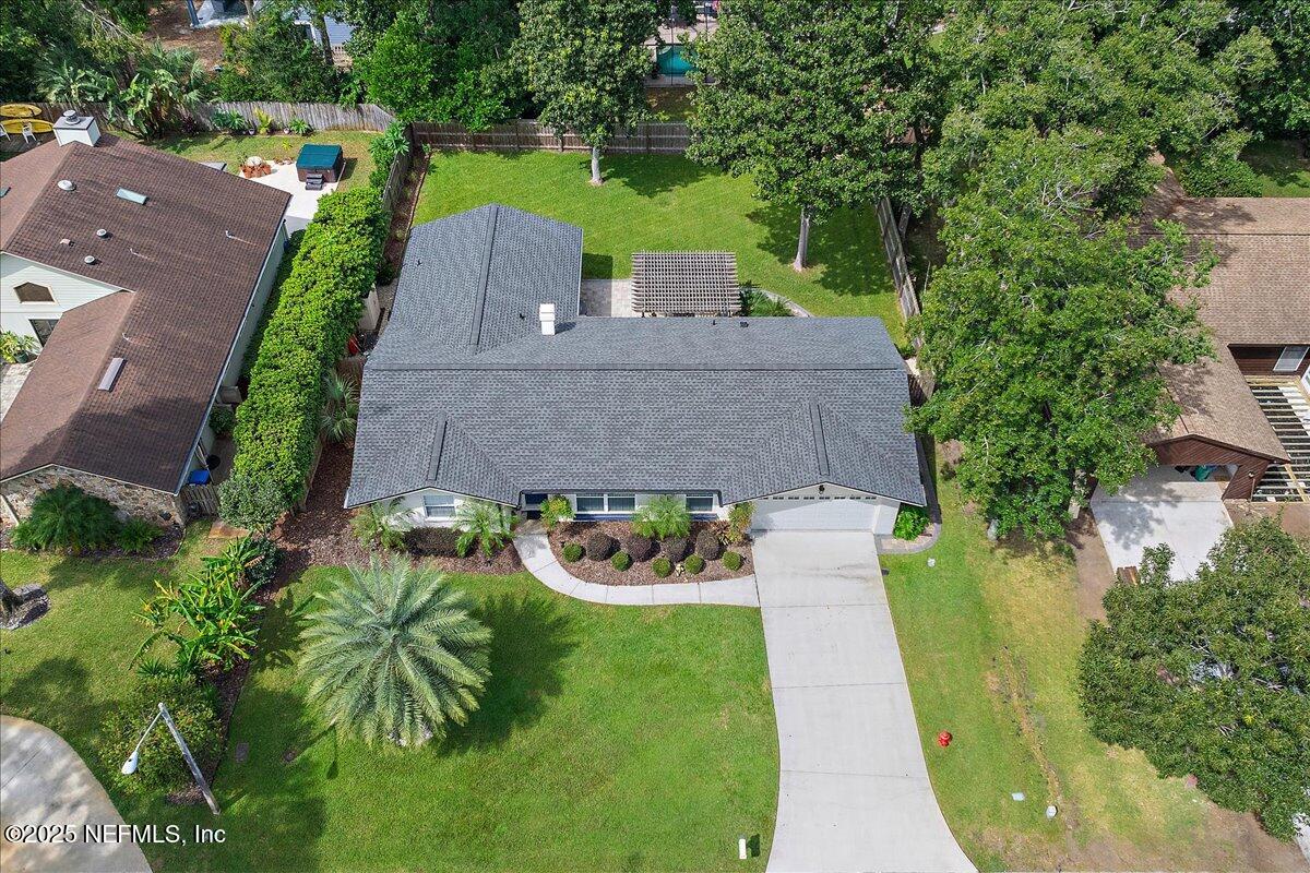 1819 TWELVE OAKS Lane W