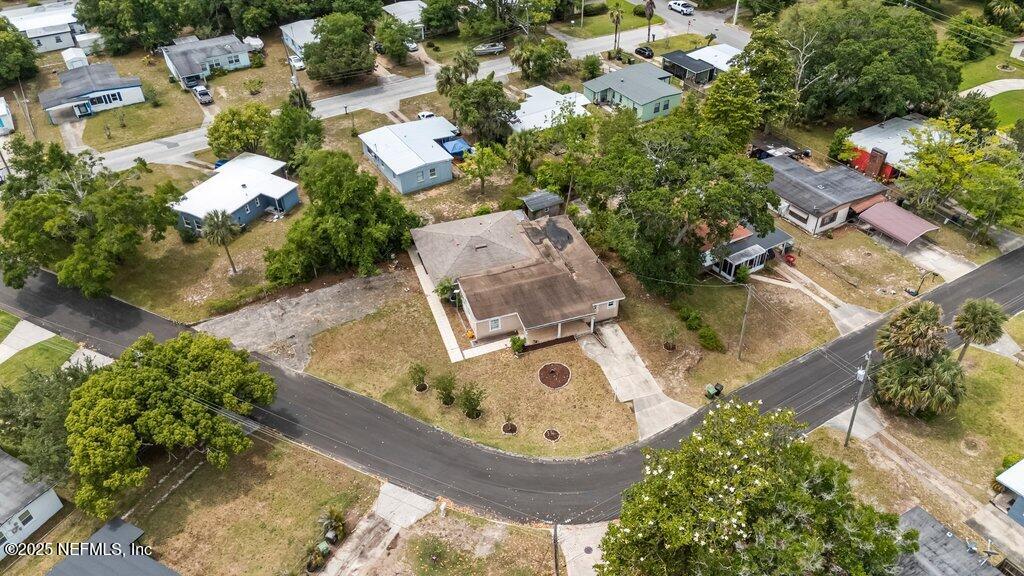 17 ROLLINS Avenue