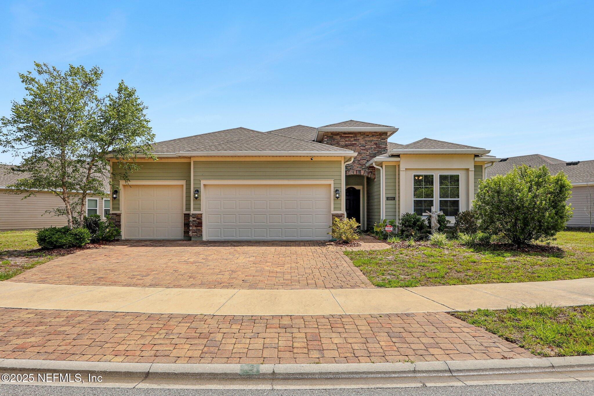 10045 LEMON GRASS Lane