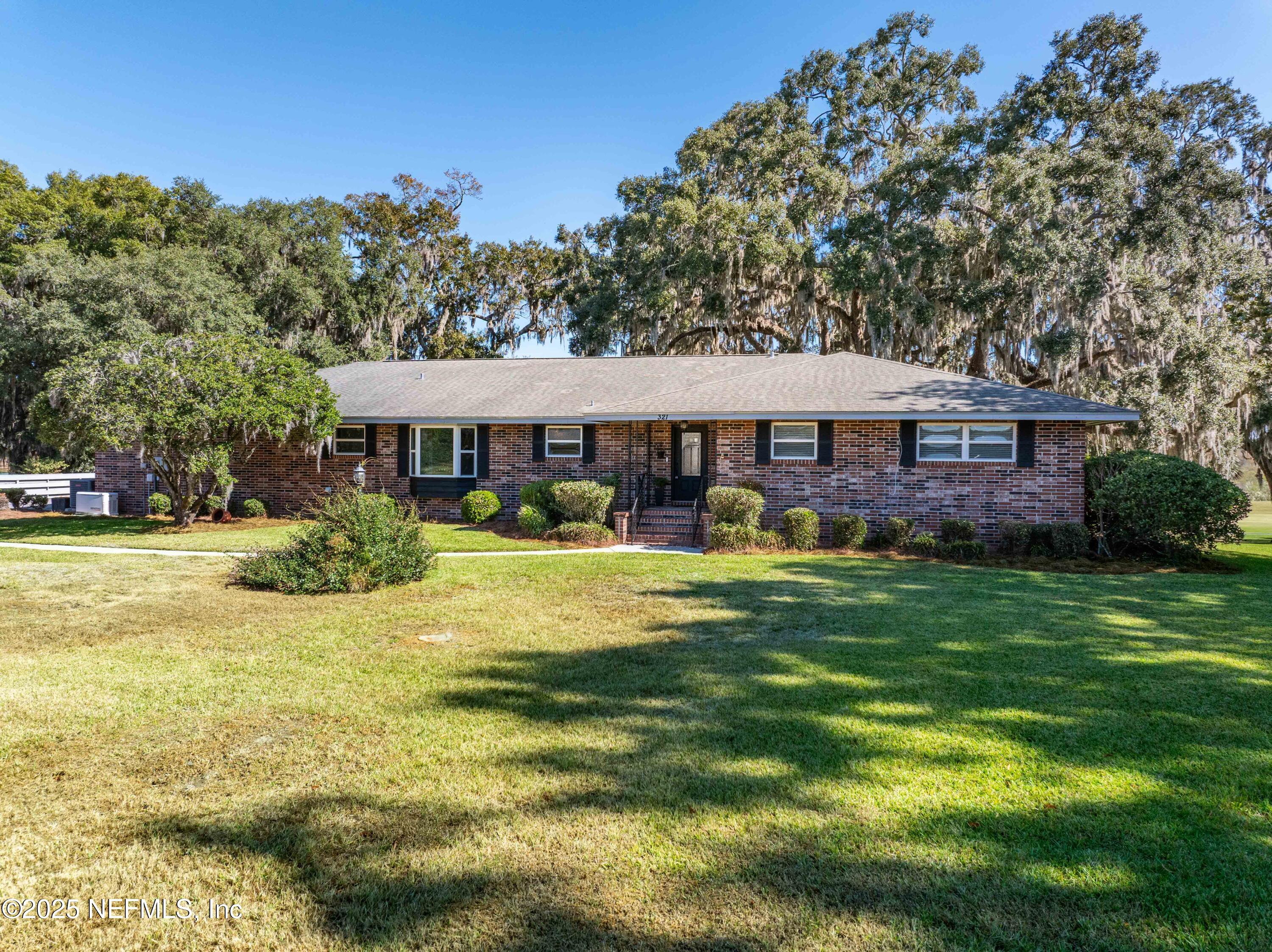 321 NW HARRIS LAKE Drive