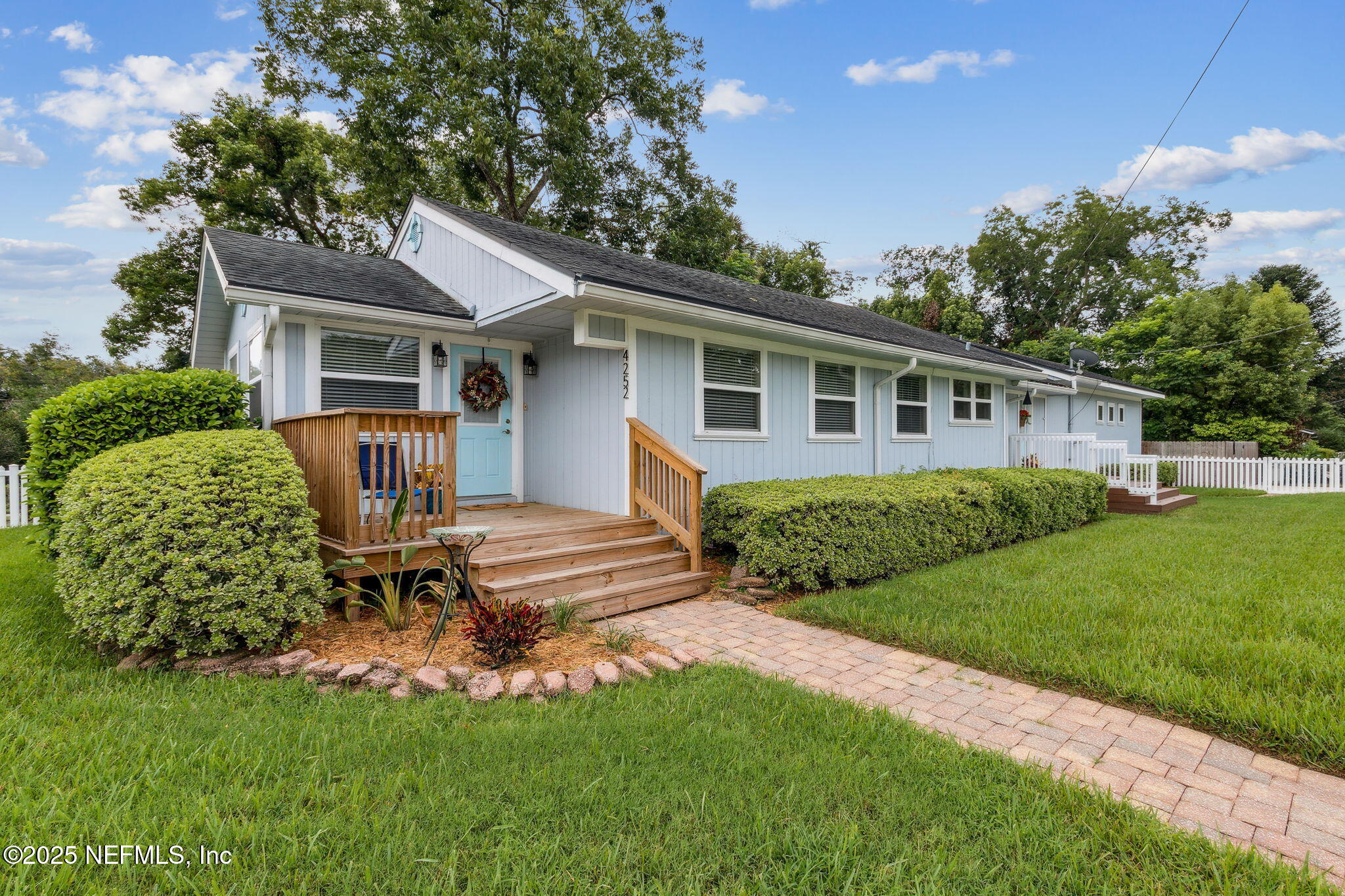 4252 LEXINGTON Avenue