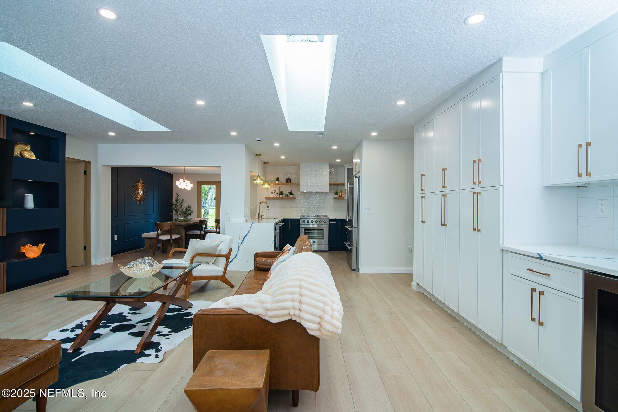 77 SANCHEZ Drive E