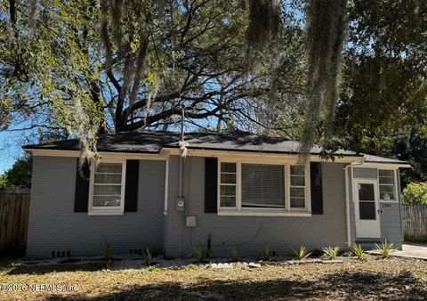 Photo of 1795 BARTRAM Circle W, Jacksonville, FL 32207 (MLS # 2129597)
