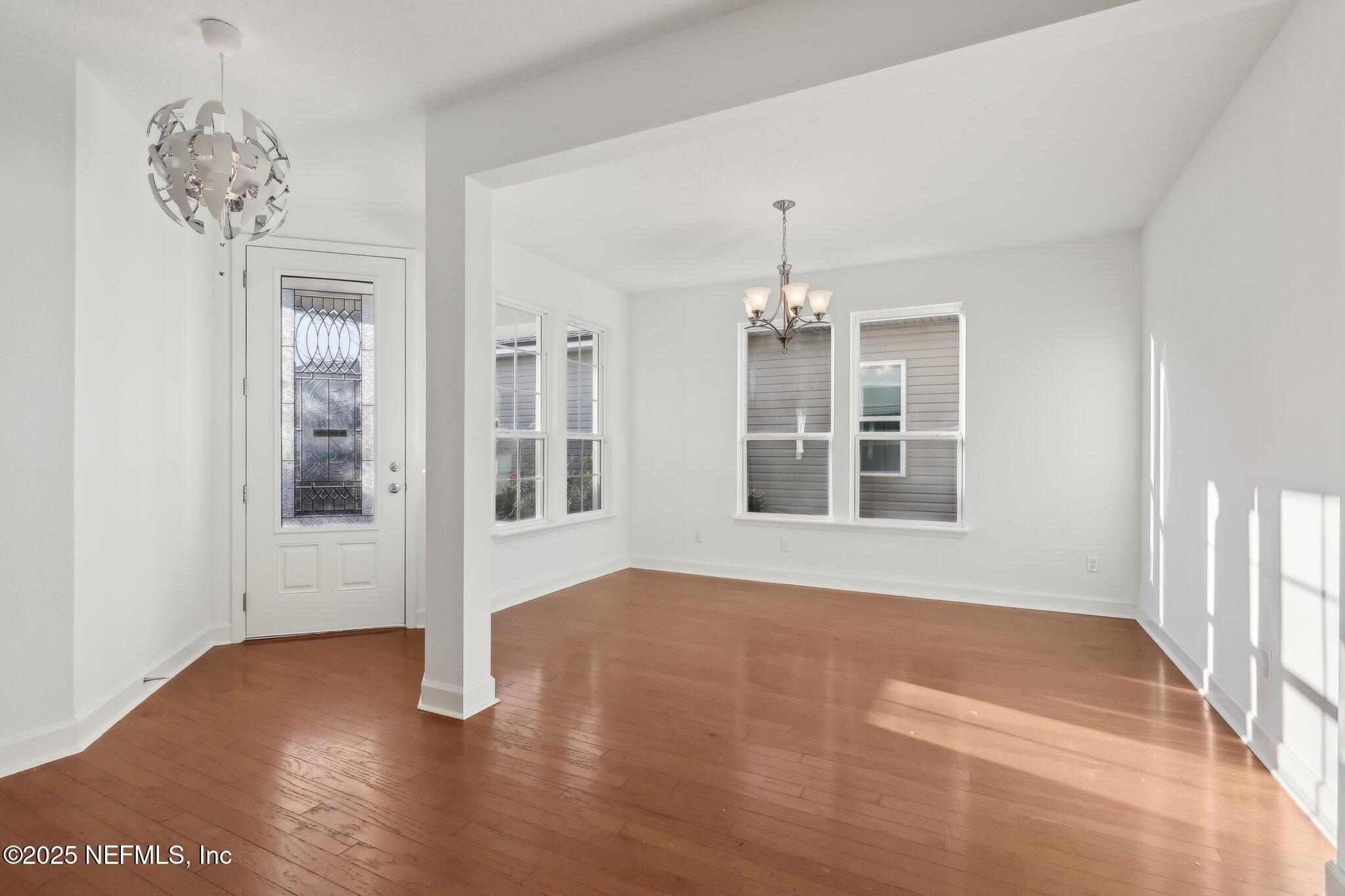 715 GLENDALE Lane