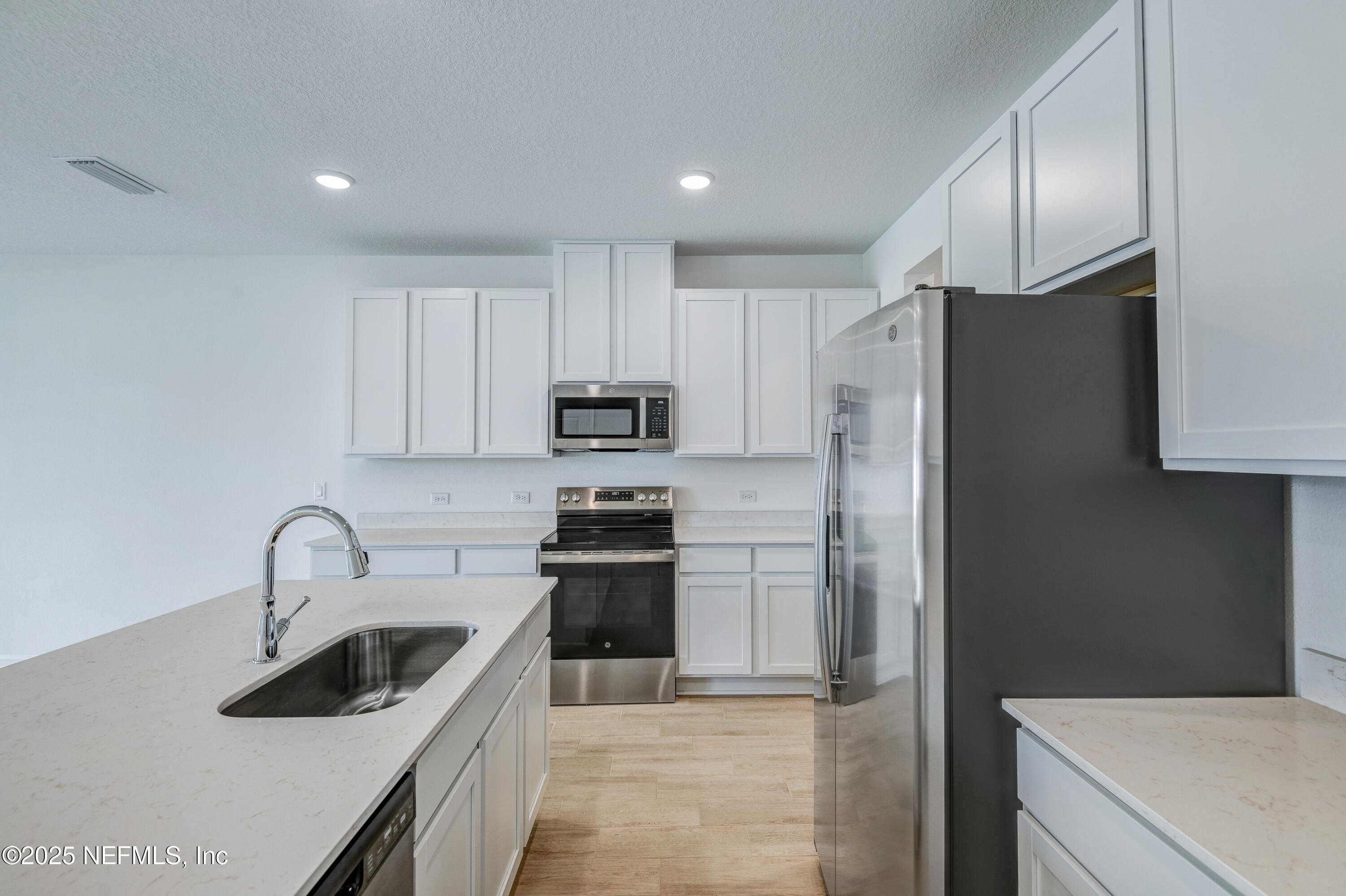 6009 ORACLE Court