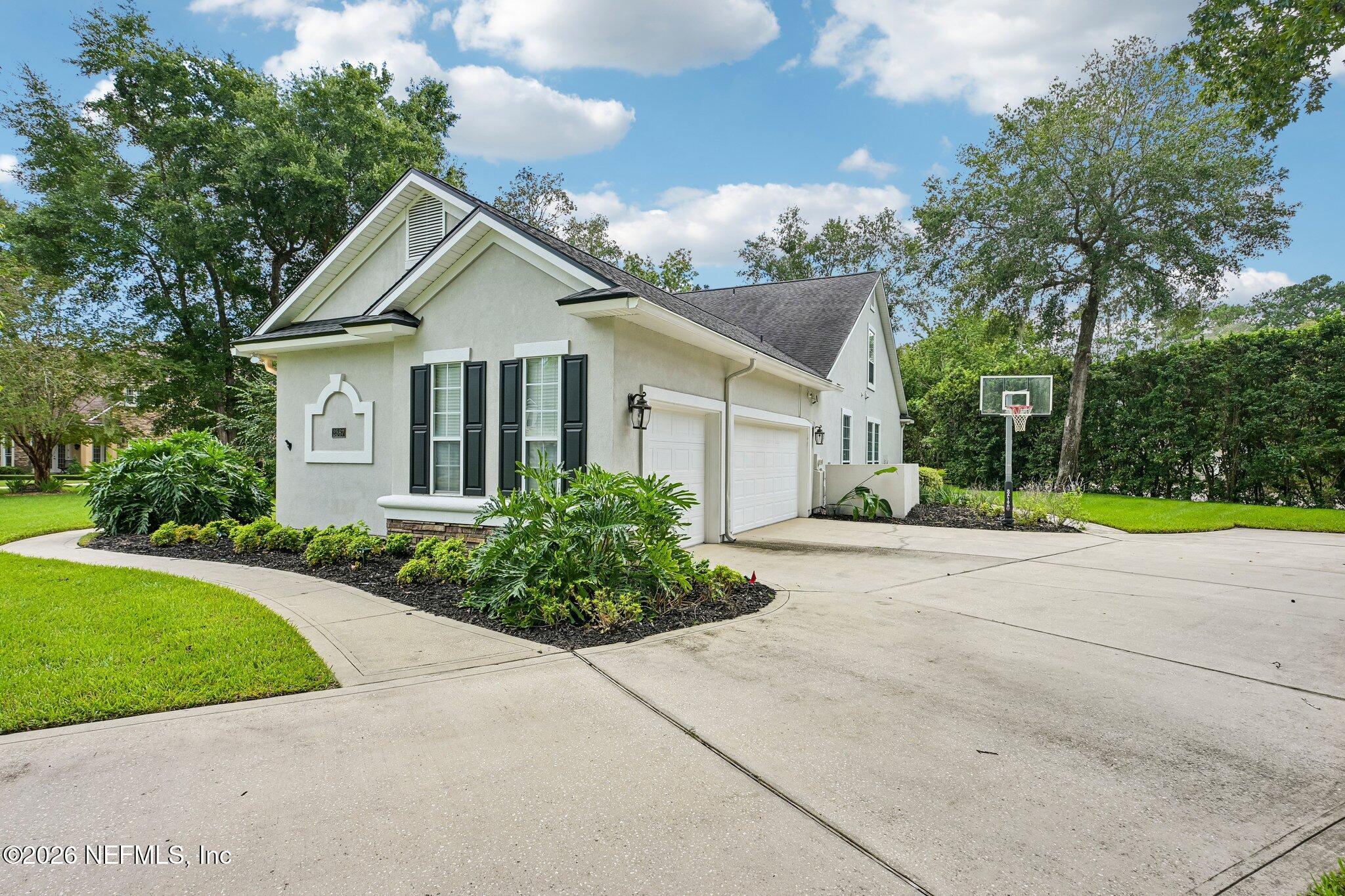 2567 FERNTREE Lane