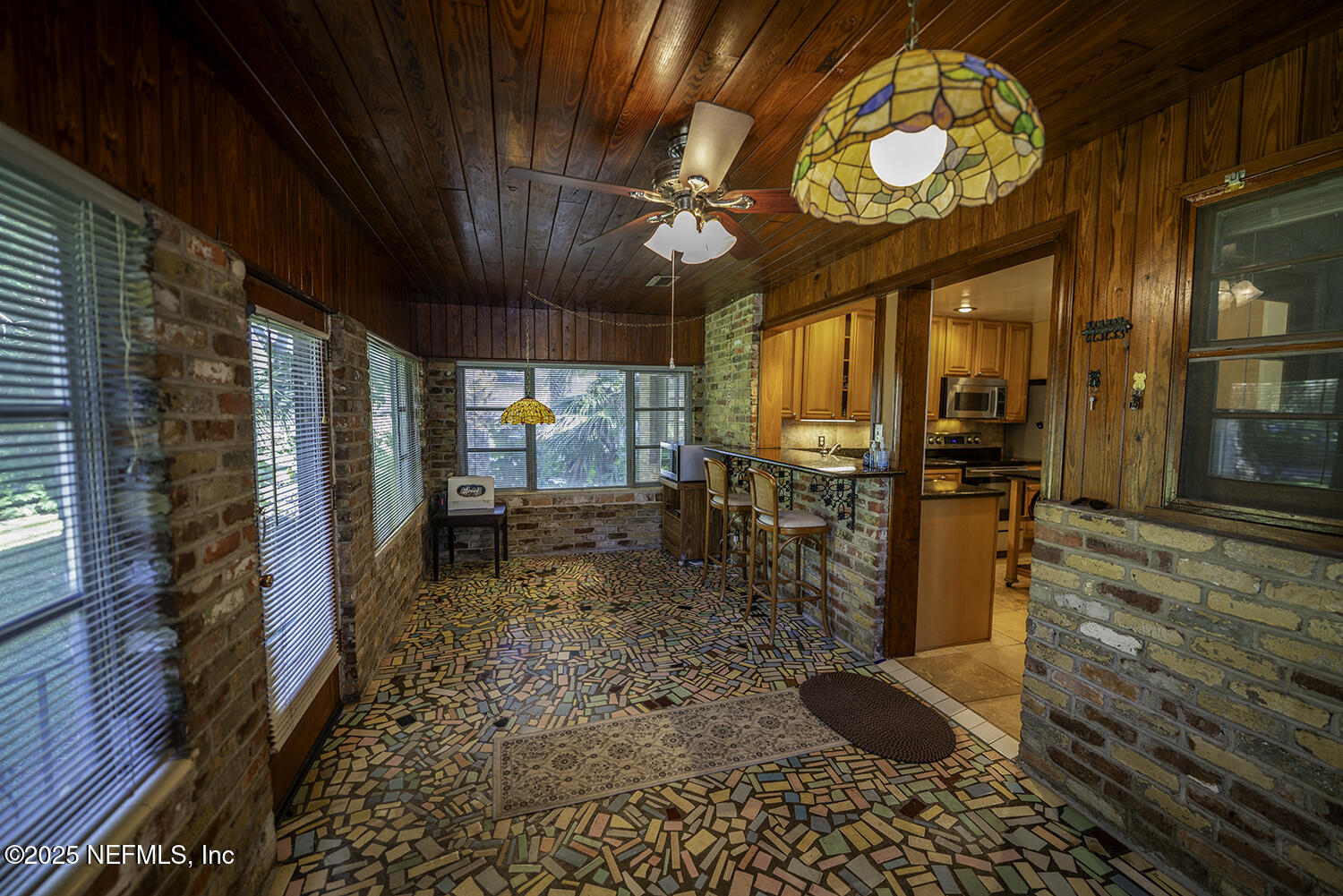 5527 HYDE PARK Circle