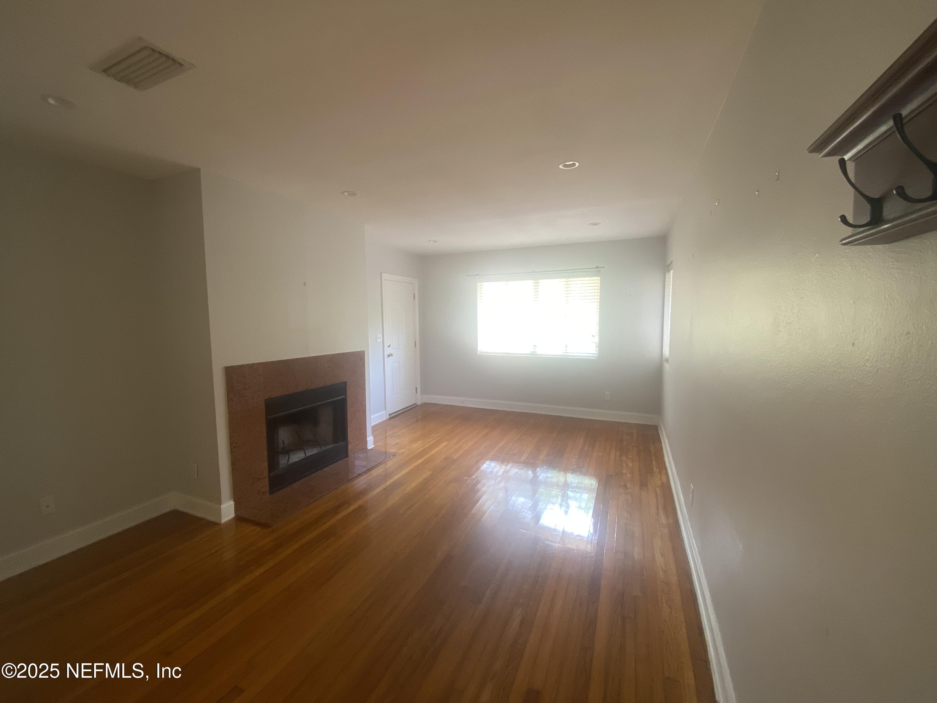 2159 RIVERSIDE Avenue 7