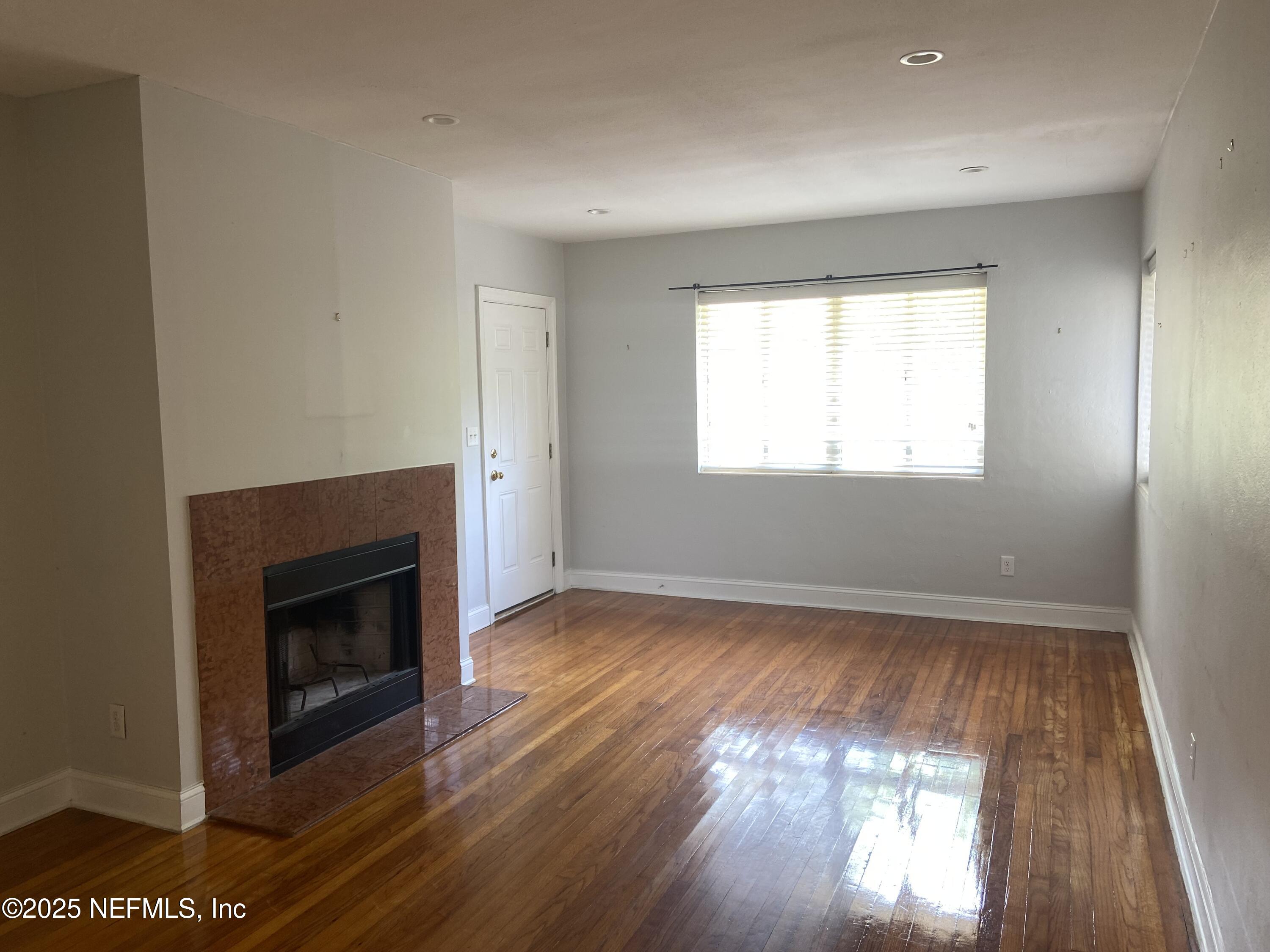 2159 RIVERSIDE Avenue 7