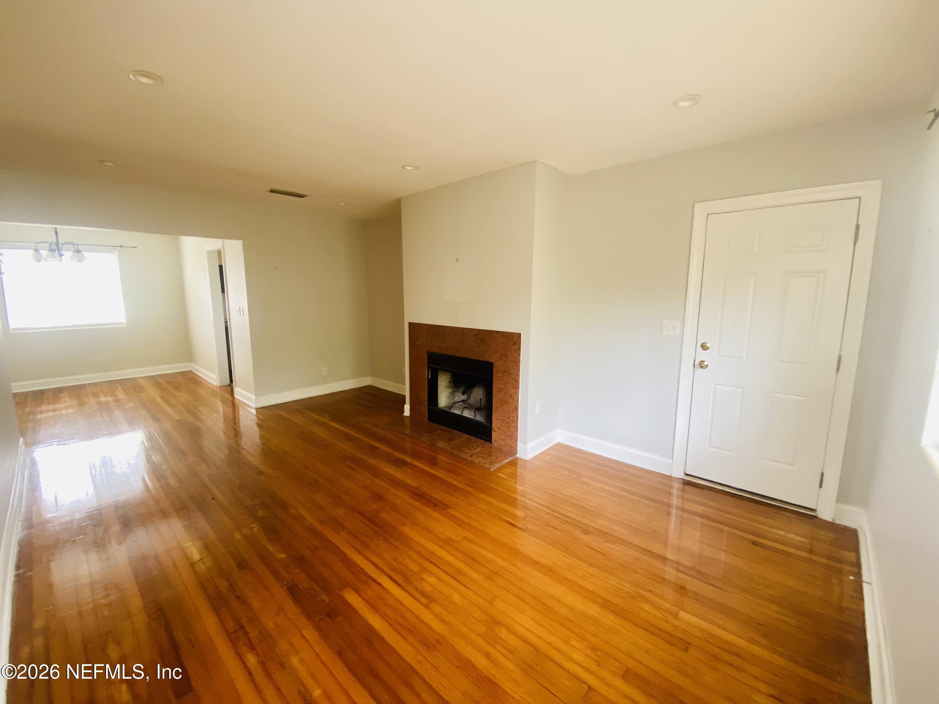 2159 RIVERSIDE Avenue 7