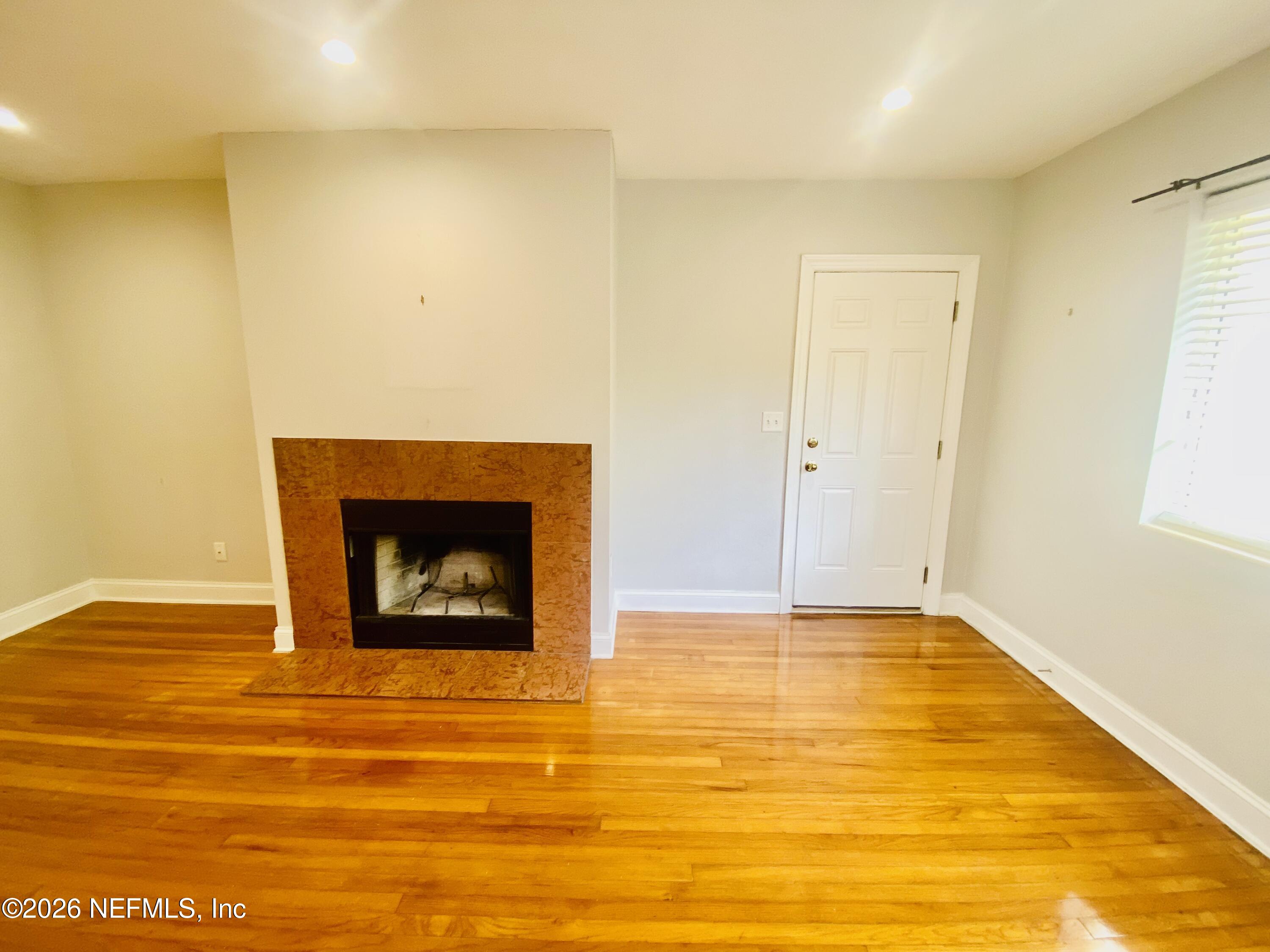 2159 RIVERSIDE Avenue 7