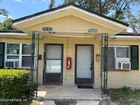 Photo of 7436/7438 GRANT Avenue, Jacksonville, FL 32208 (MLS # 2162929)