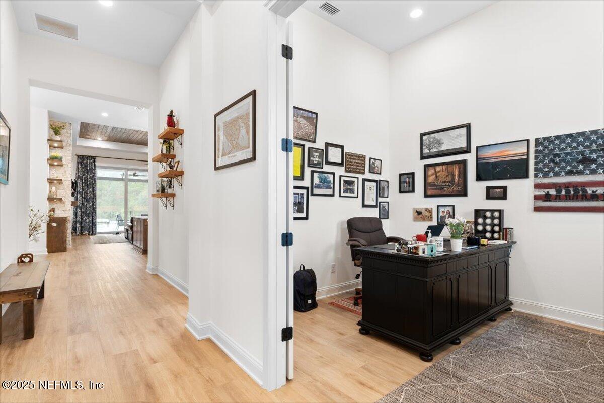 121 PALM CREST Drive