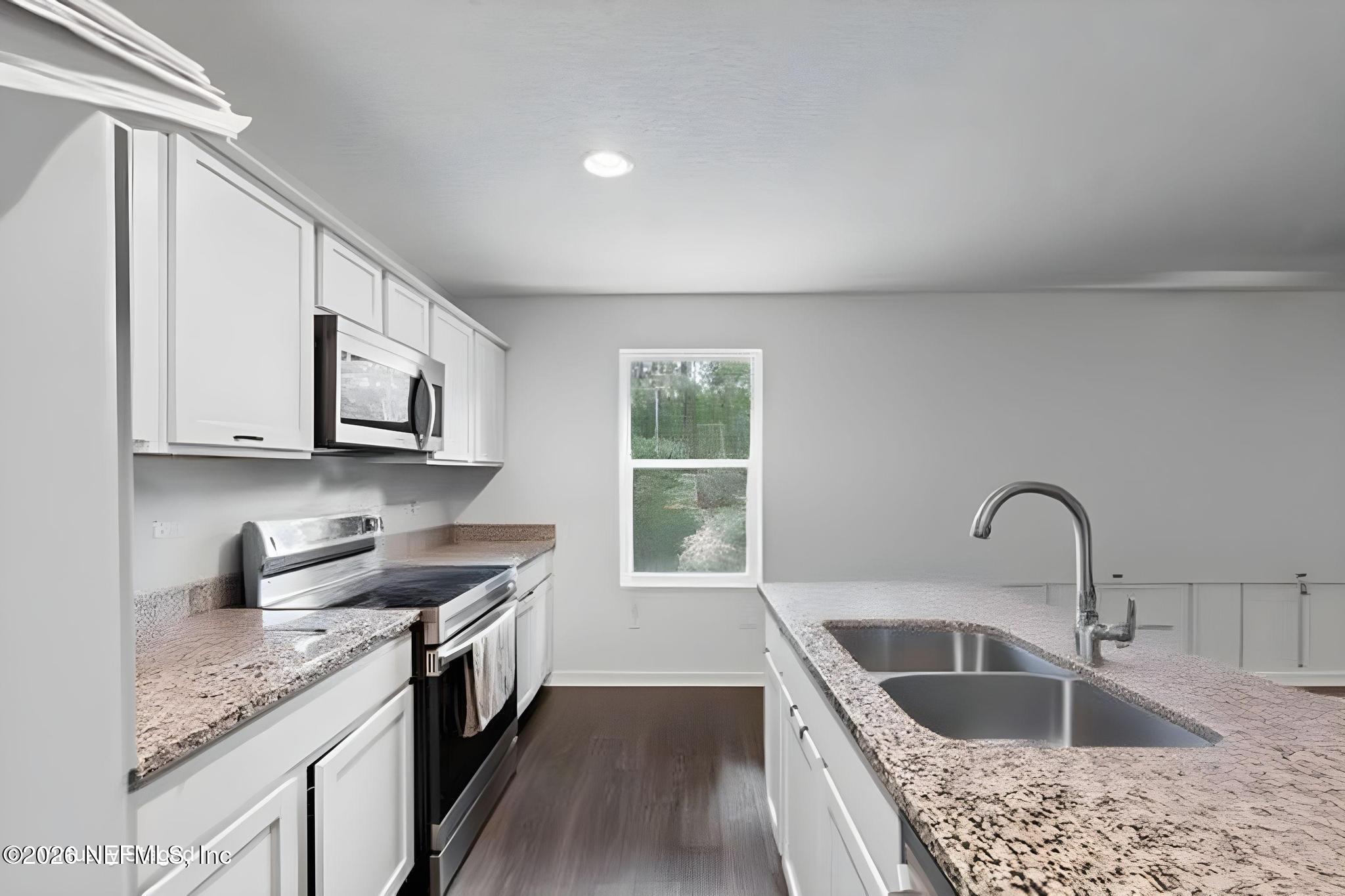 6219 MONCRIEF Road W