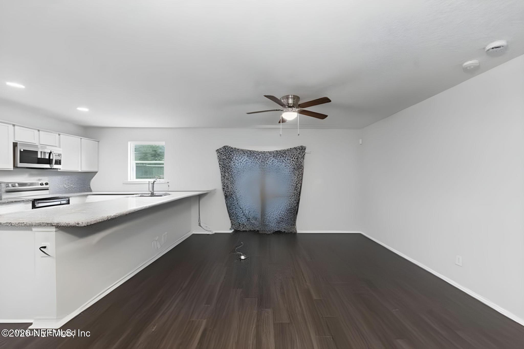 6219 MONCRIEF Road W