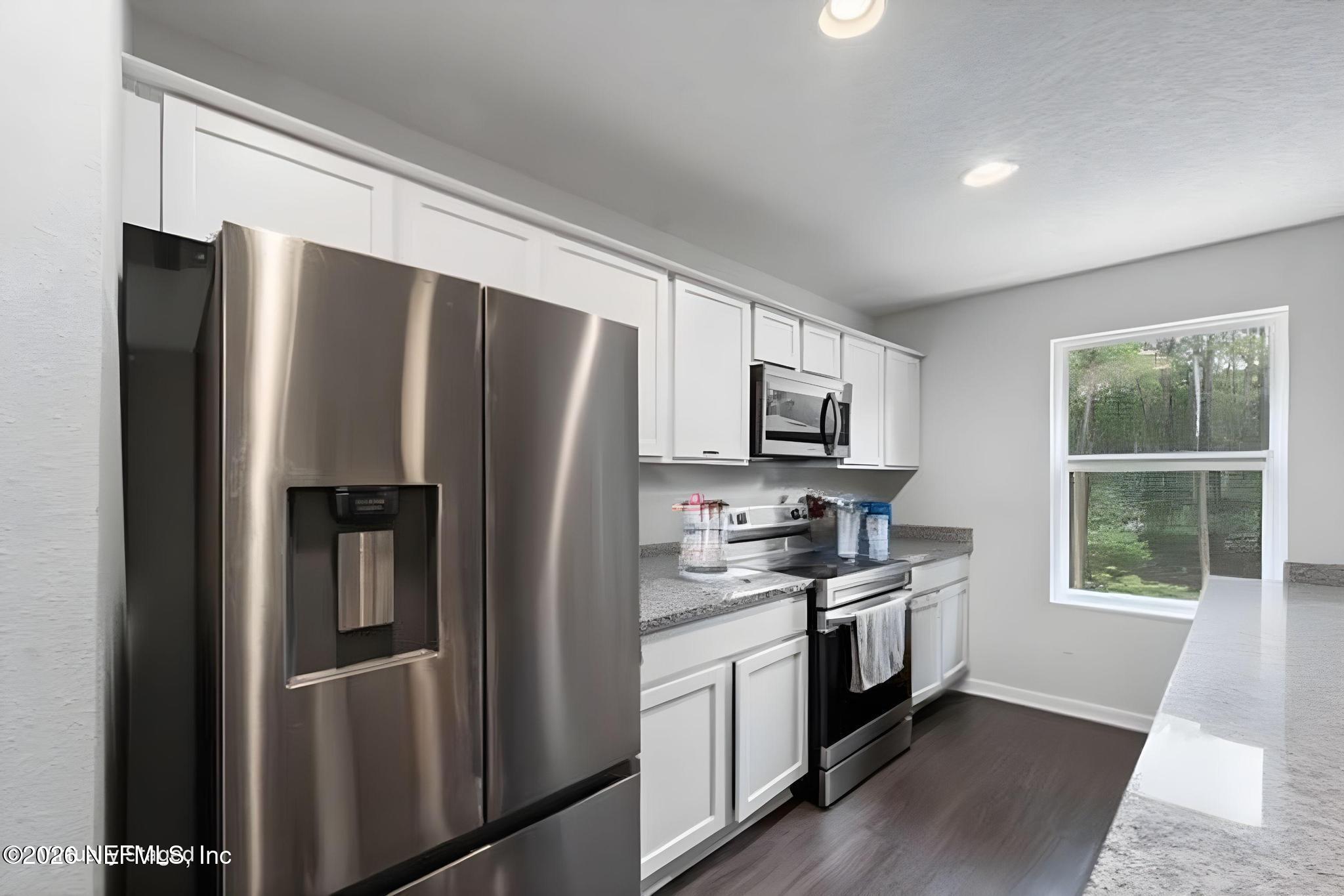 6219 MONCRIEF Road W