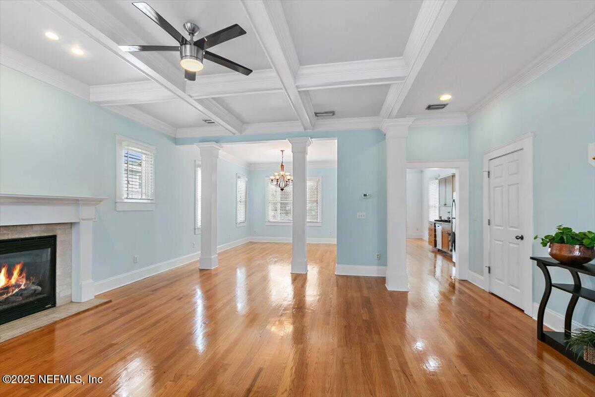 138 E 9TH Street