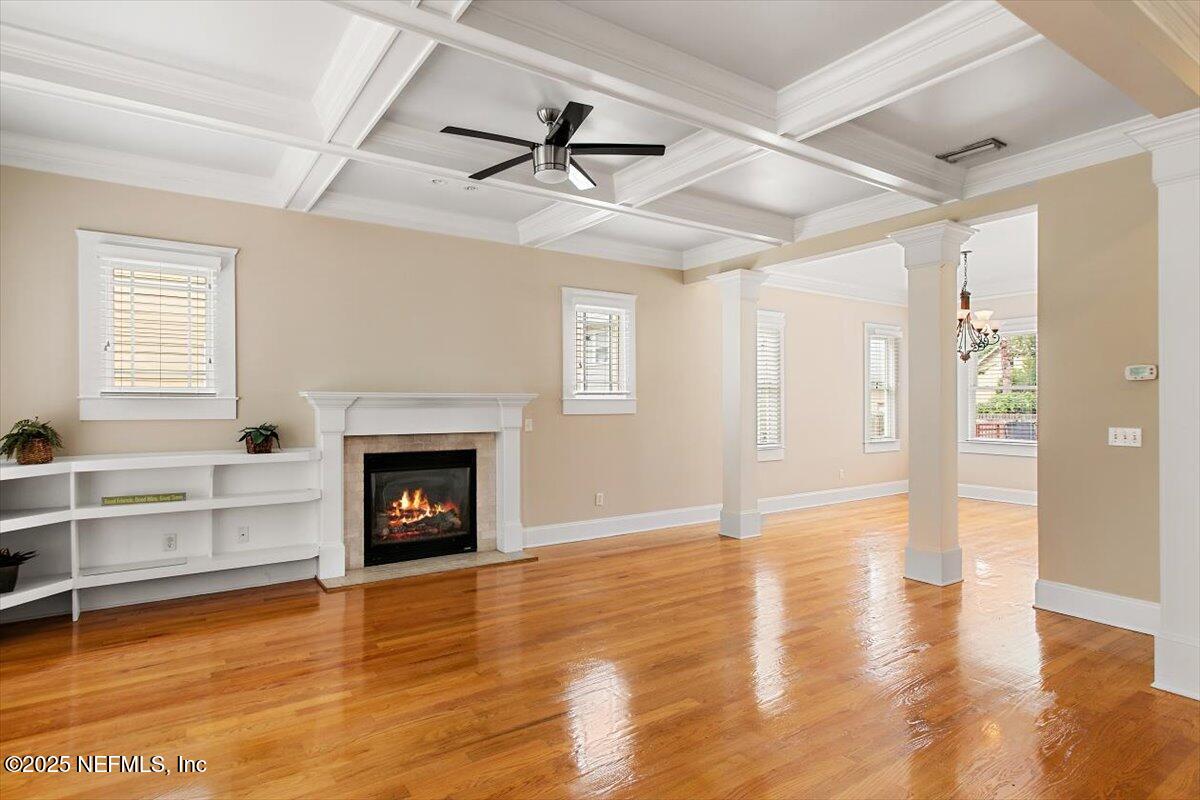 138 E 9TH Street