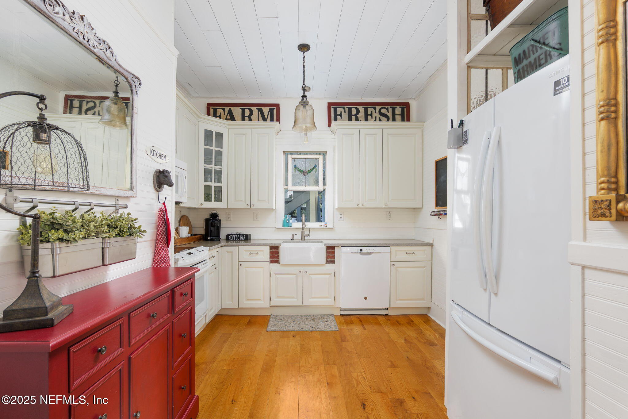 251 CHARLOTTE Street