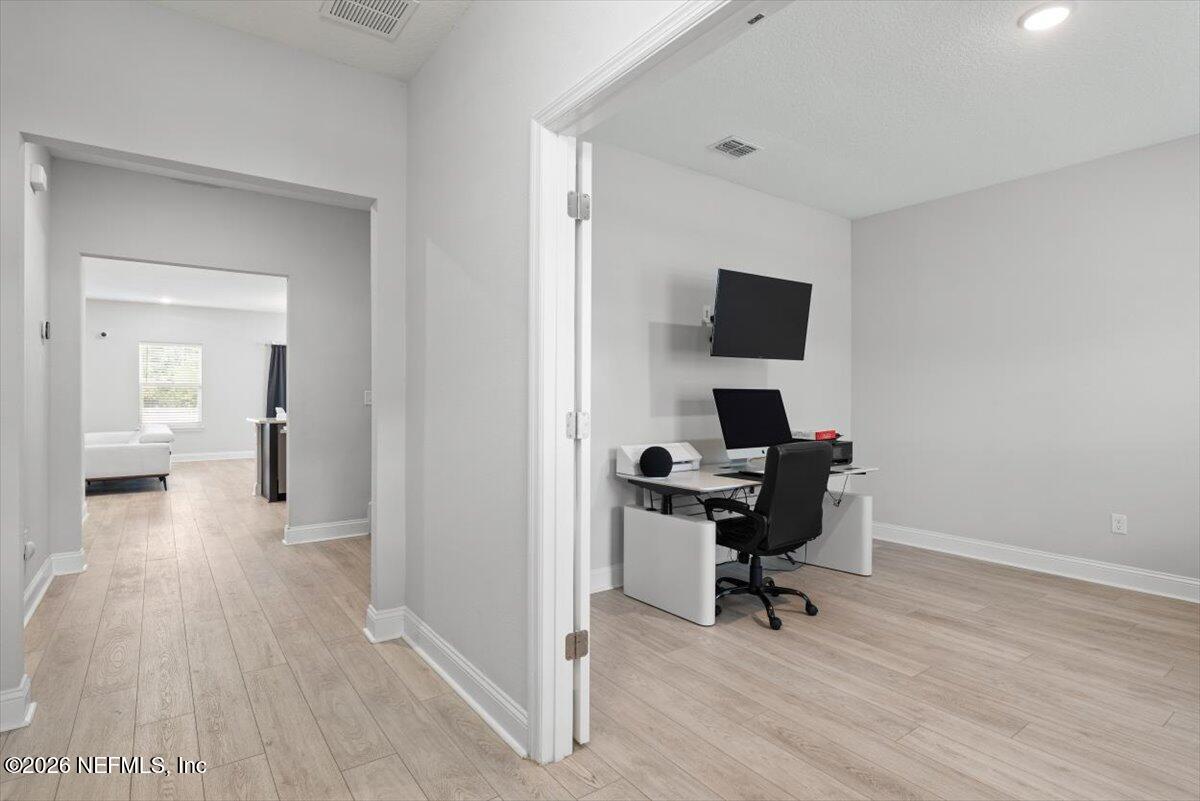 13822 HARLOWTON Avenue