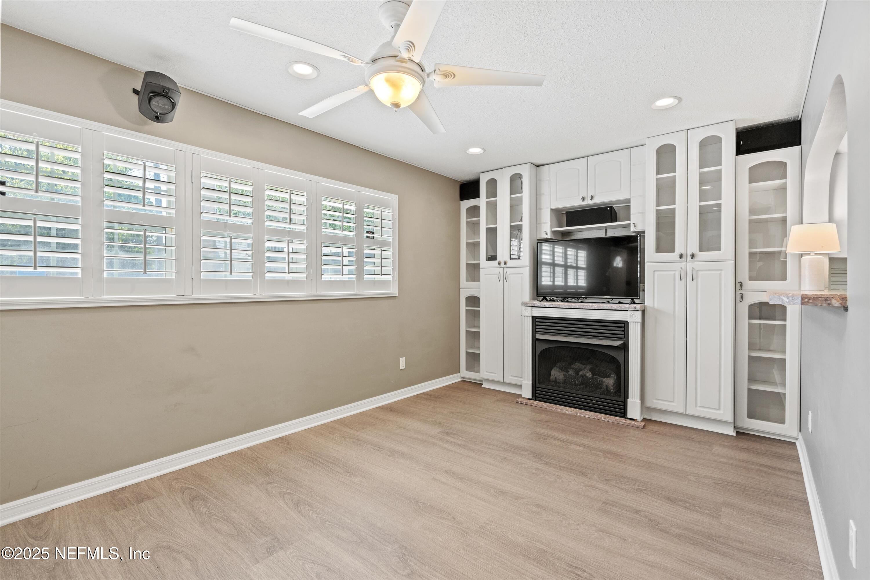 1409 4TH Street N