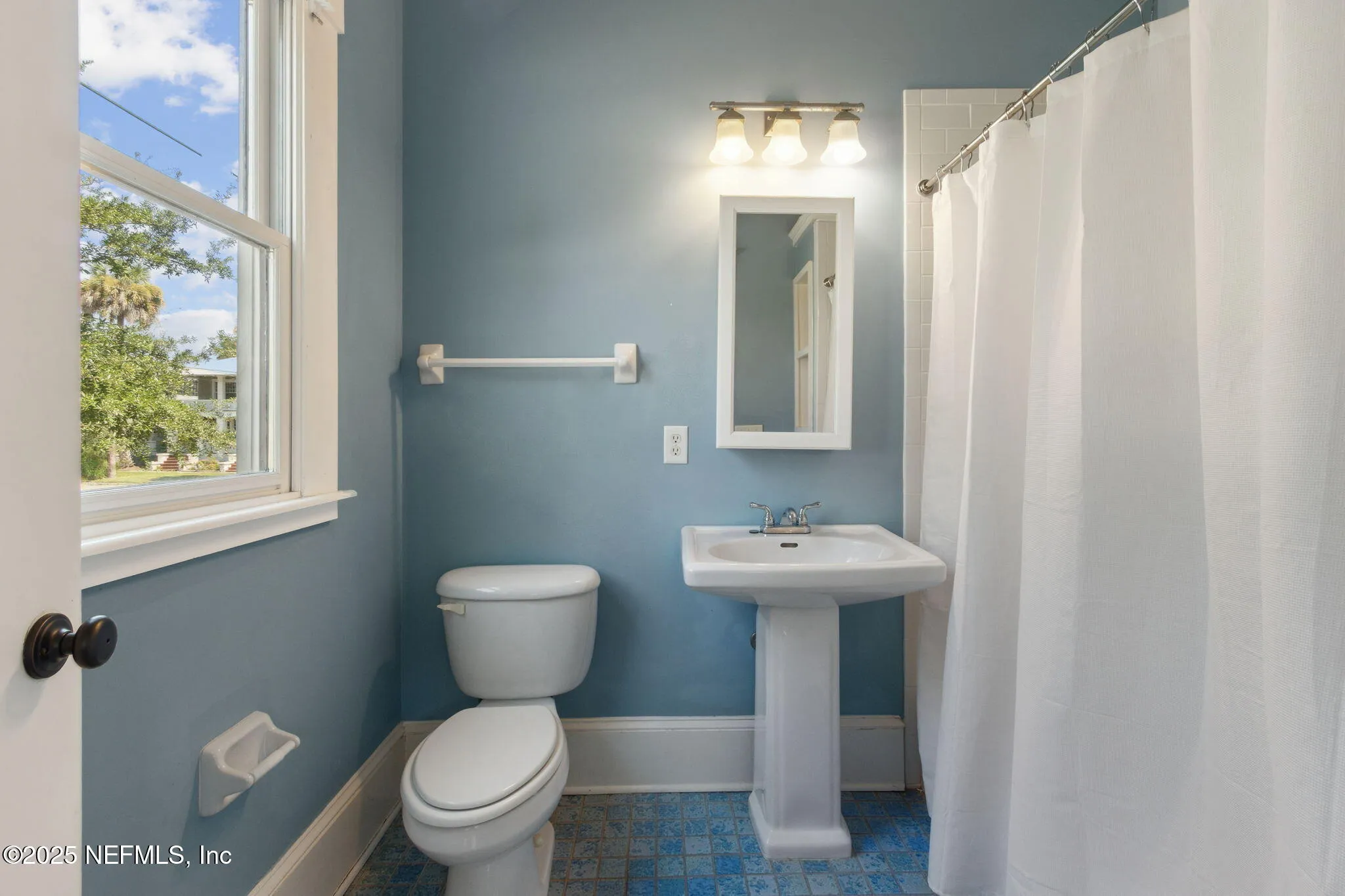 Jacksonville, Florida 32204, United States, 5 Bedrooms Bedrooms, ,5 BathroomsBathrooms,Residential,Pending,213604