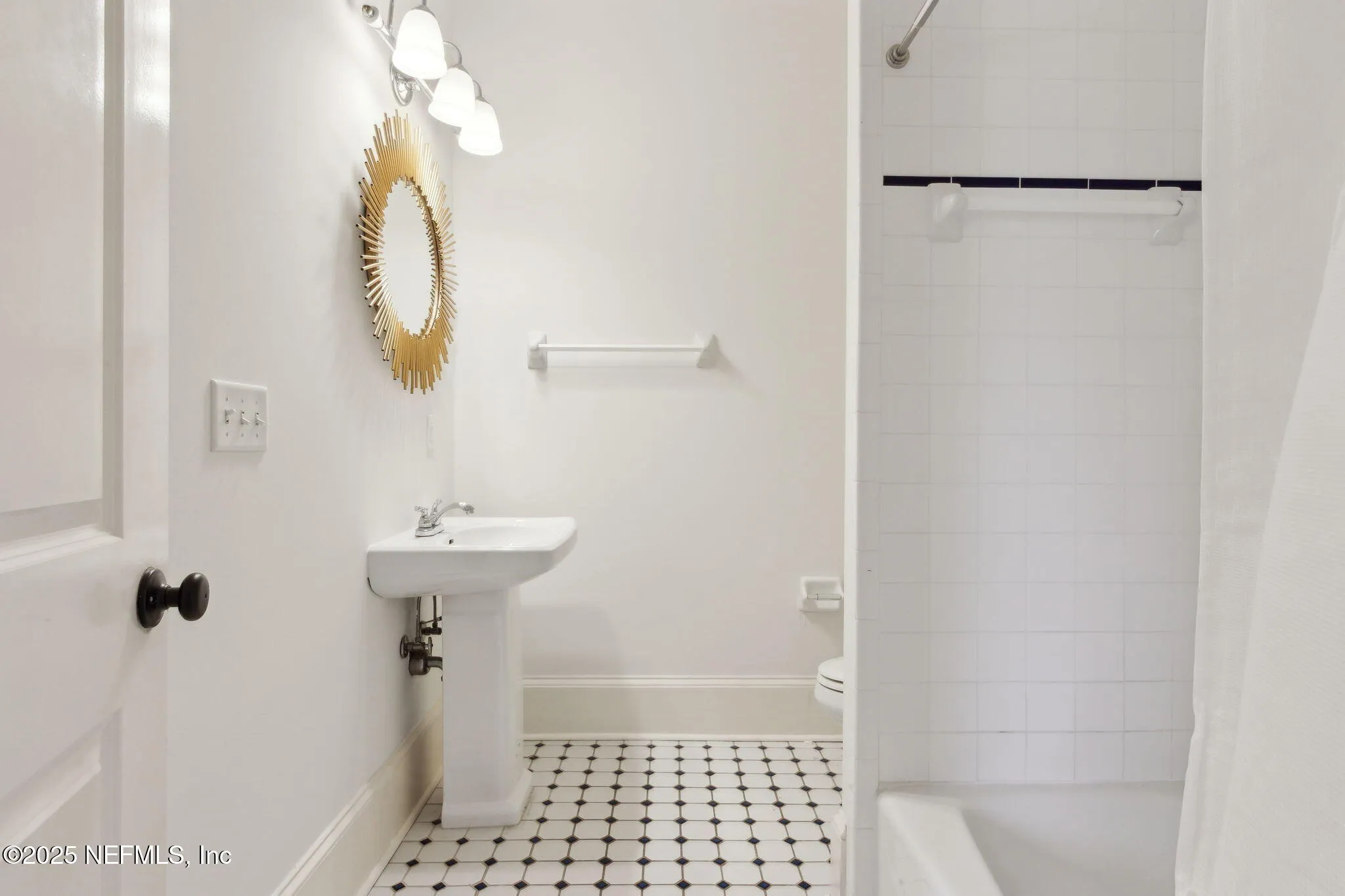 Jacksonville, Florida 32204, United States, 5 Bedrooms Bedrooms, ,5 BathroomsBathrooms,Residential,Pending,213604