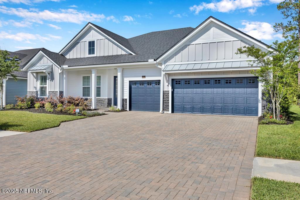 323 GLENNEYRE Circle