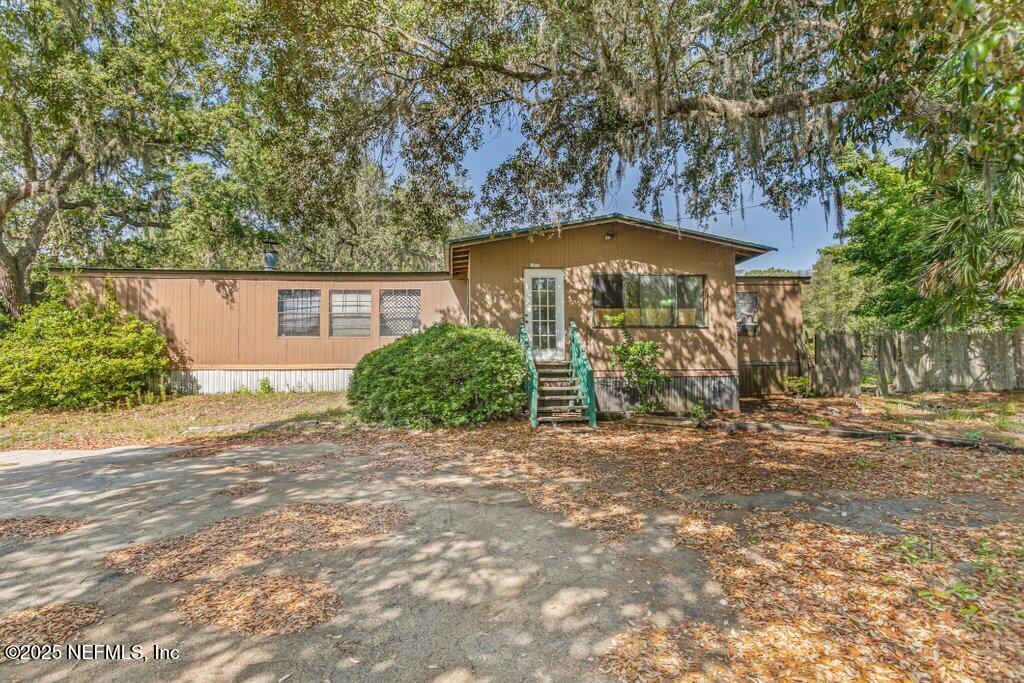 1375 STATE ROAD 100