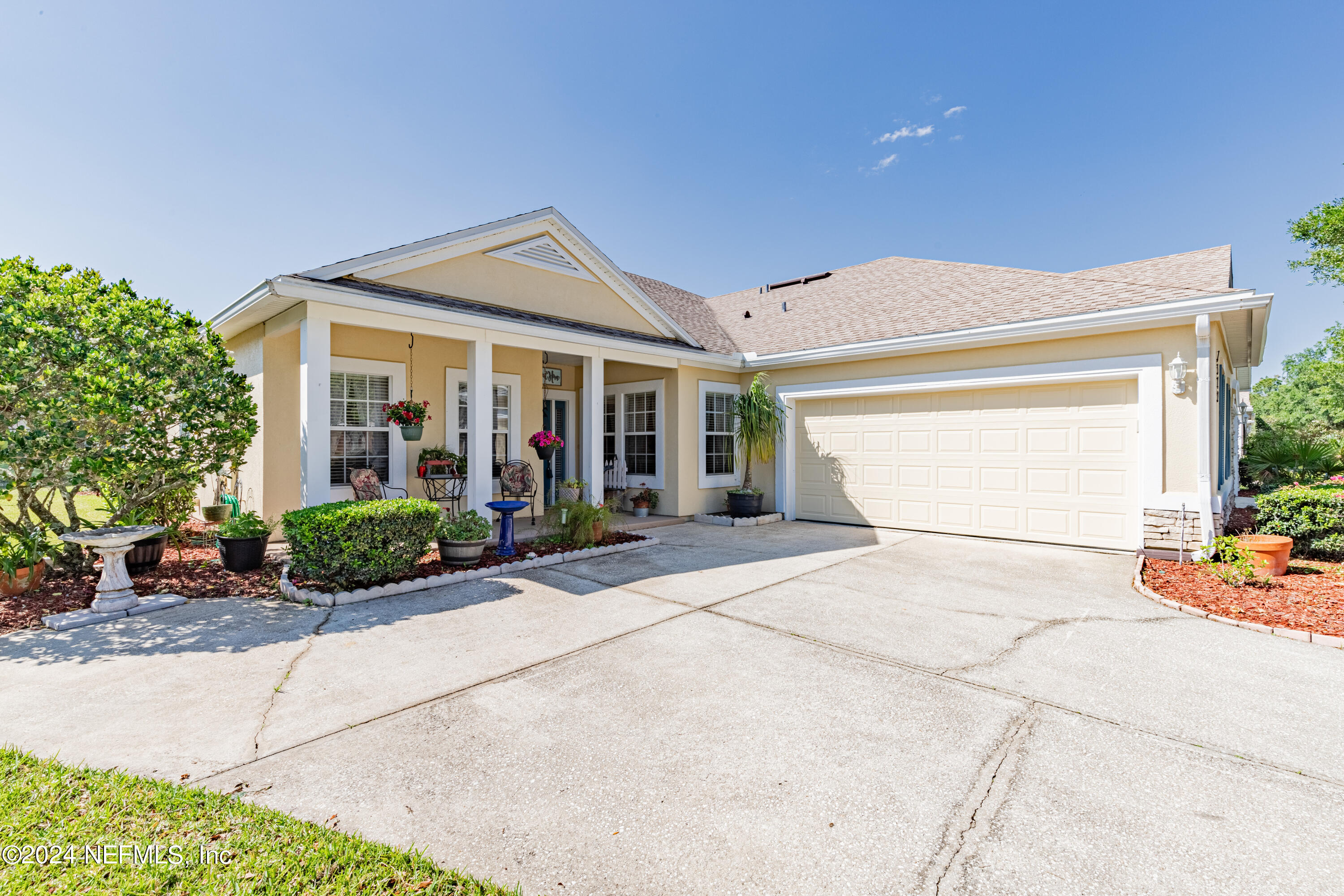 Fleming Island, FL home for sale located at 1572 Calming Water Drive, Fleming Island, FL 32003