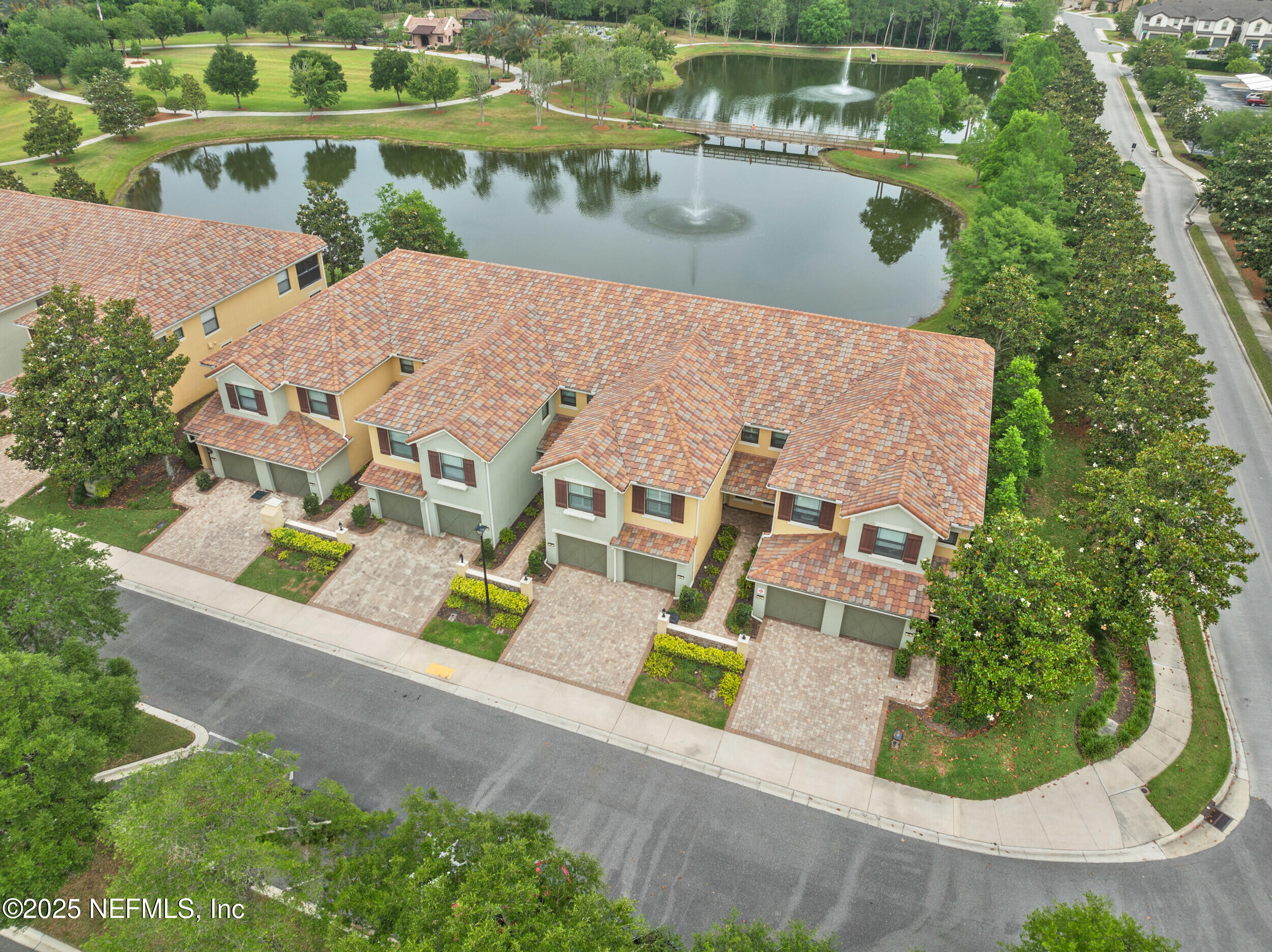 24 FAWN GULLY Lane E