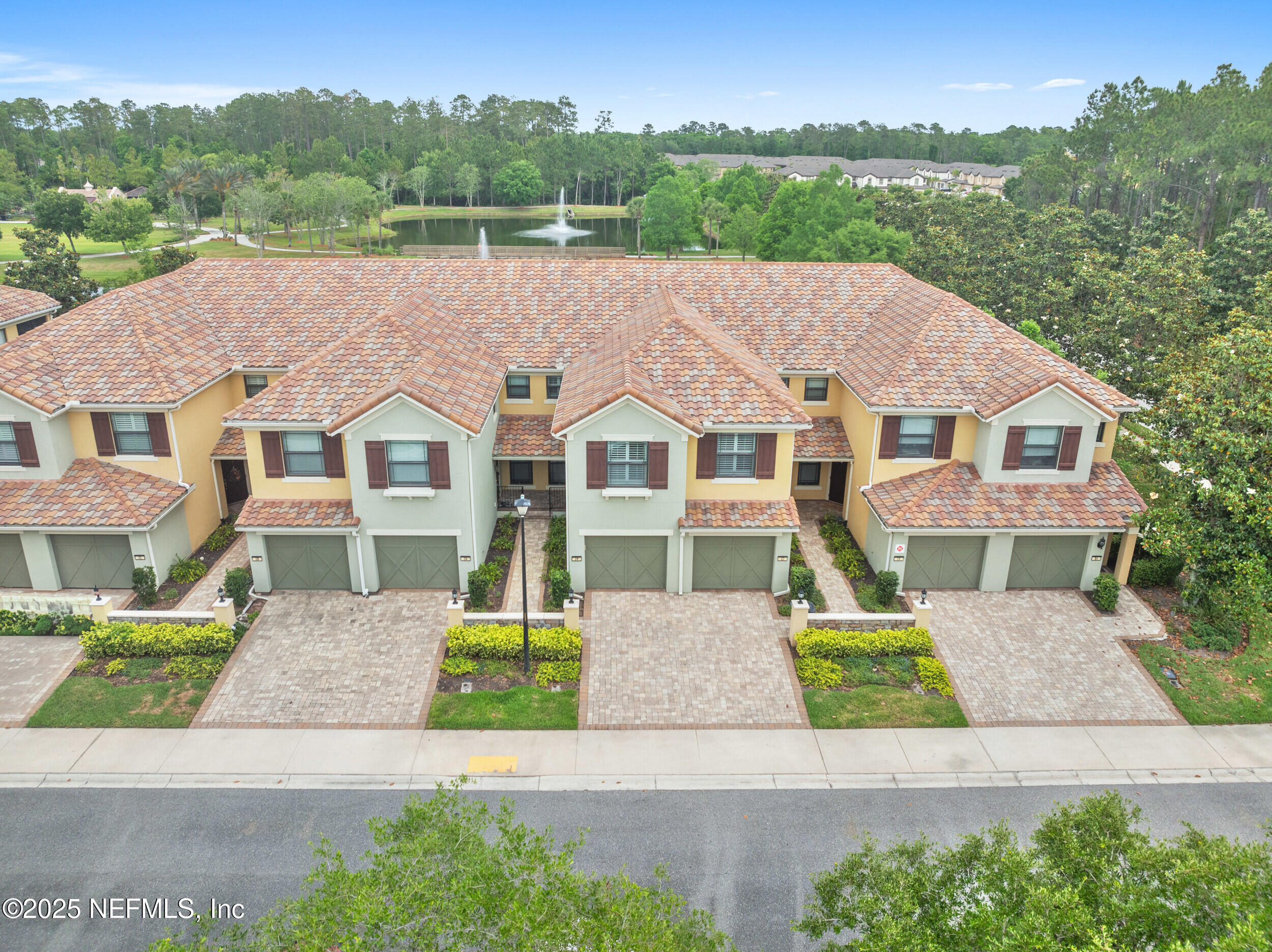 24 FAWN GULLY Lane E