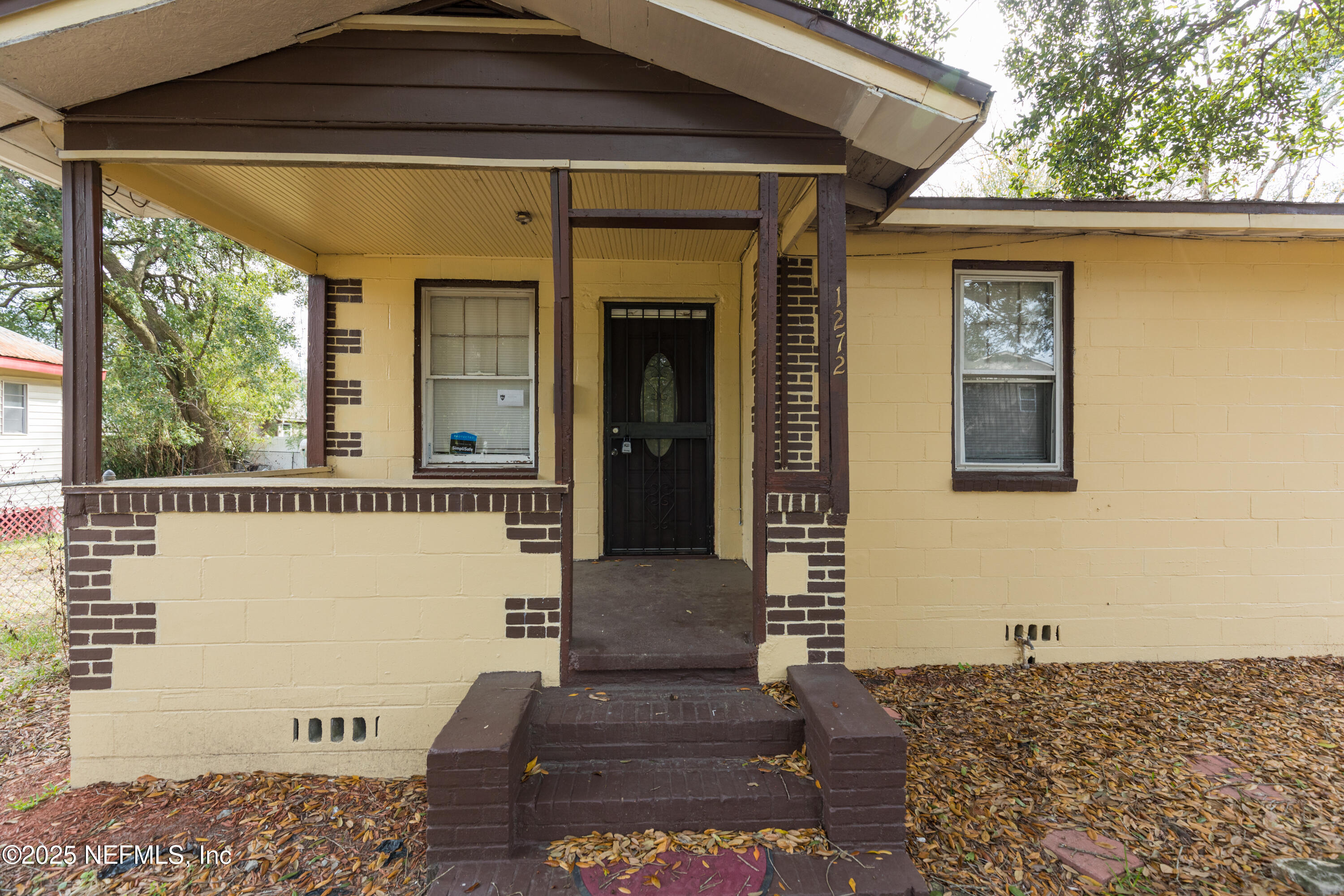 1272 W 27TH Street