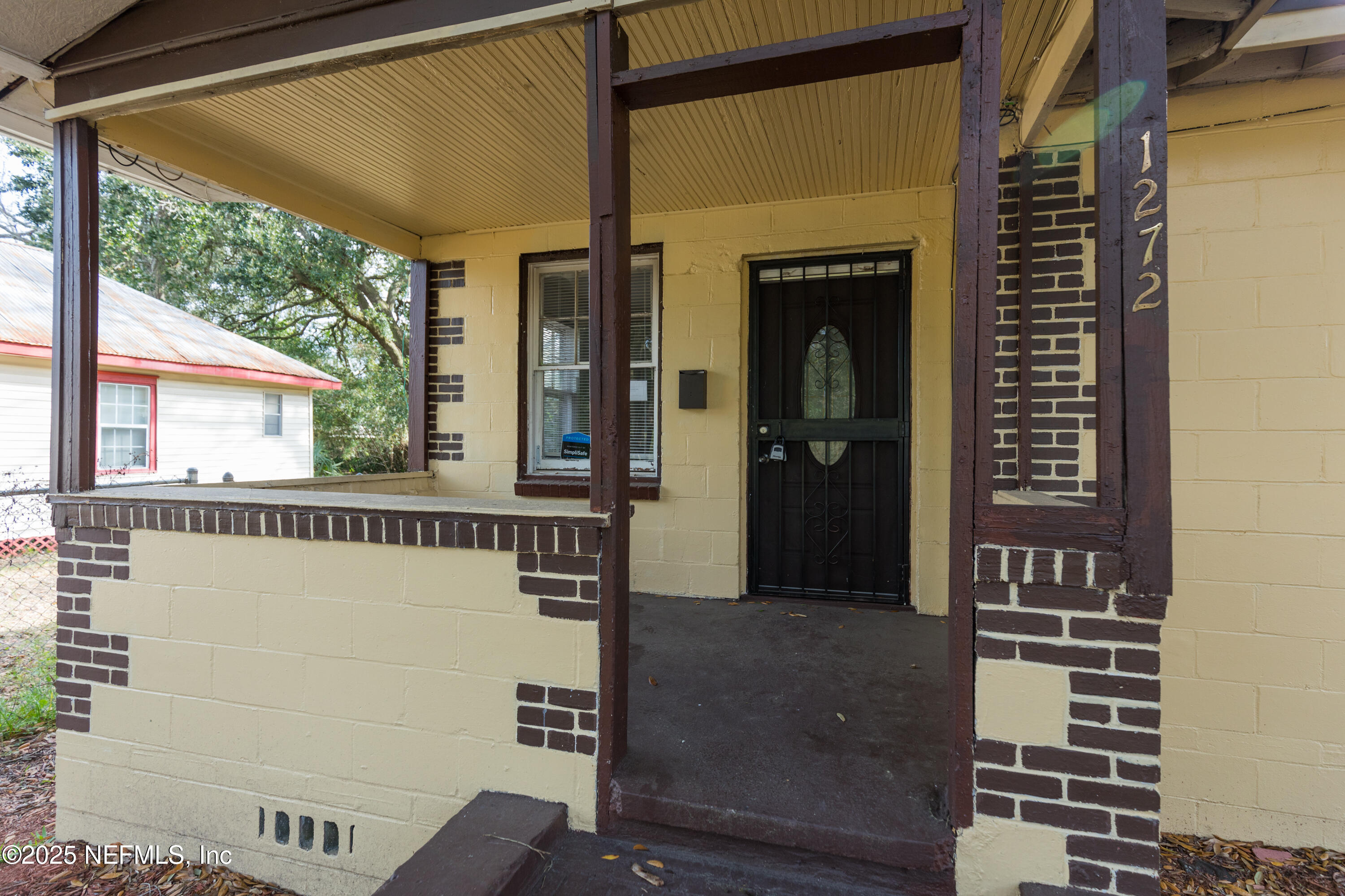 1272 W 27TH Street