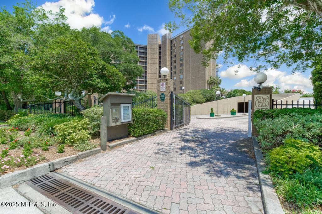 4401 LAKESIDE Drive 1204