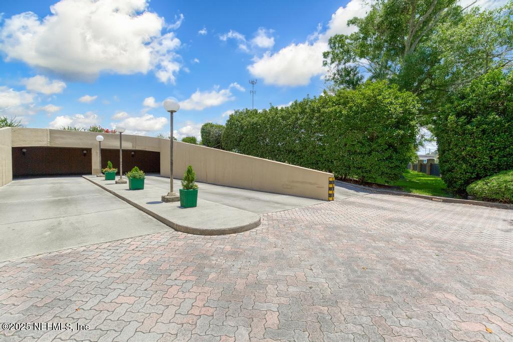 4401 LAKESIDE Drive 1204