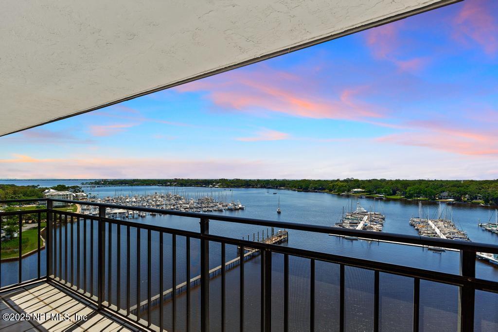 4401 LAKESIDE Drive 1204