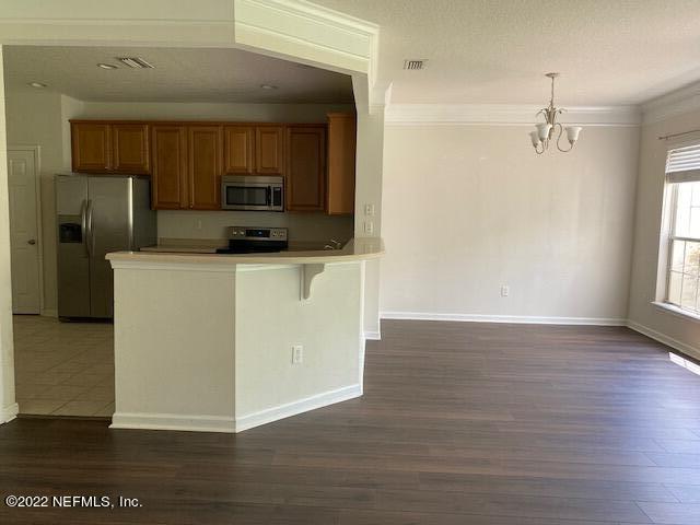 11177 W CASTLEMAIN Circle