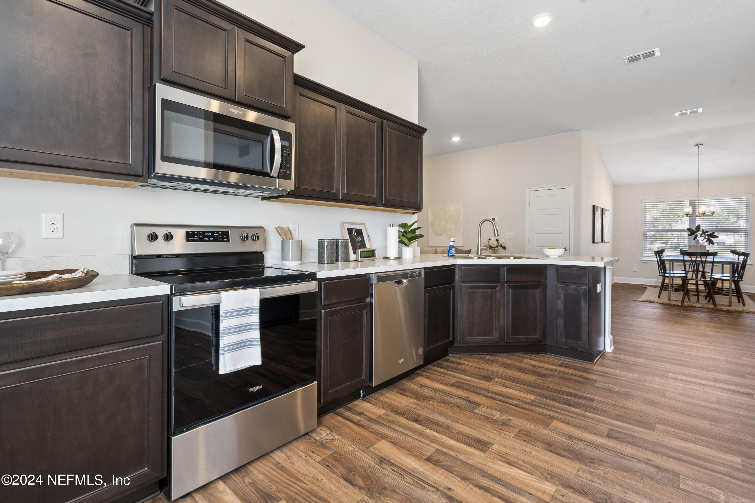 3323 MEADOW RIDGE Place