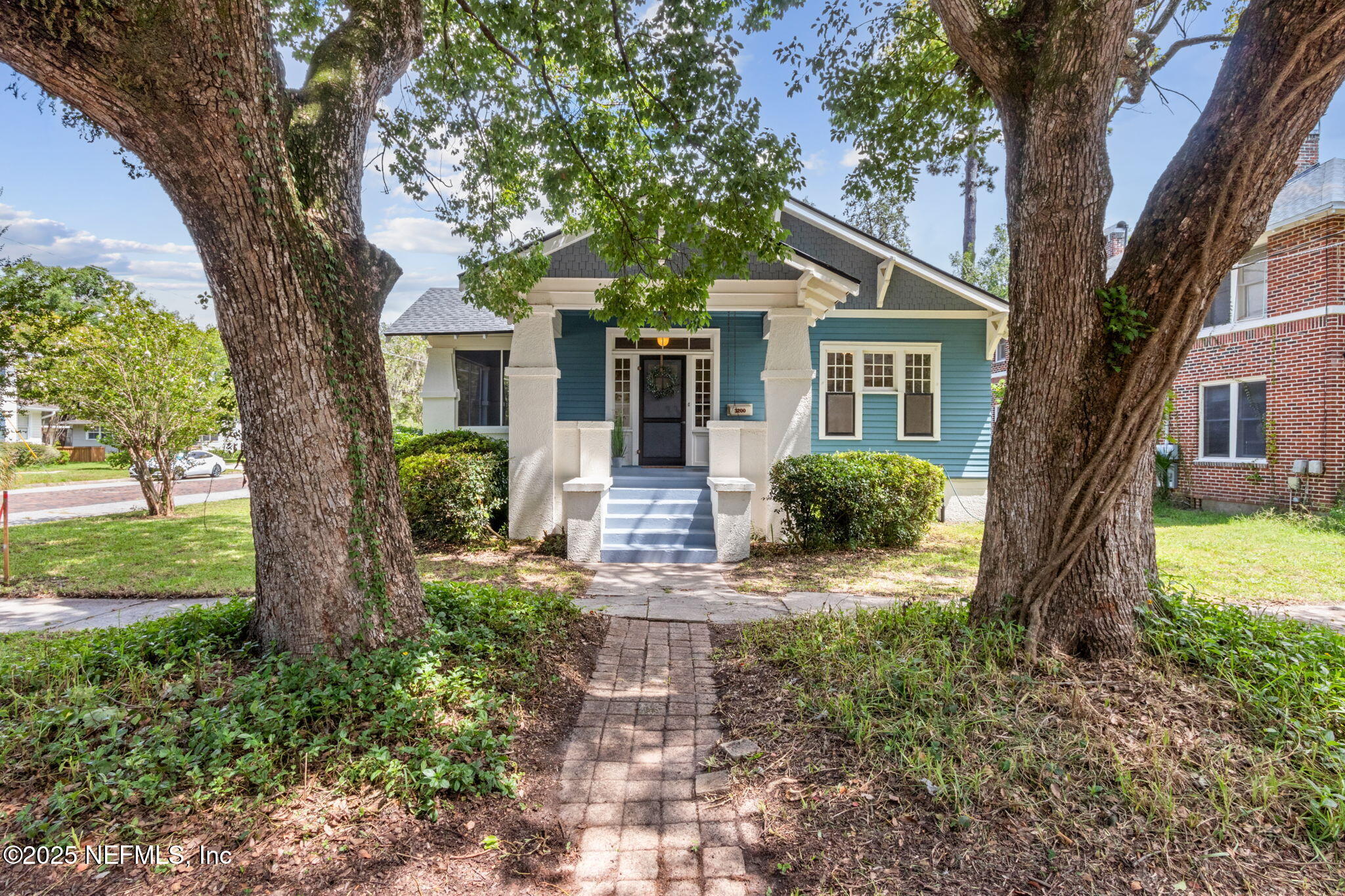 3200 HERSCHEL Street