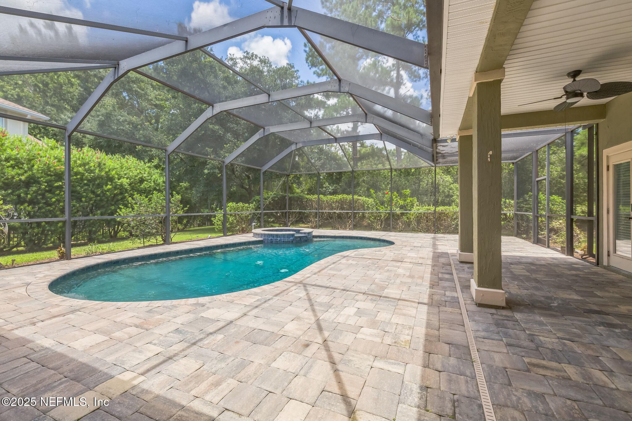 1818 W COBBLESTONE Lane