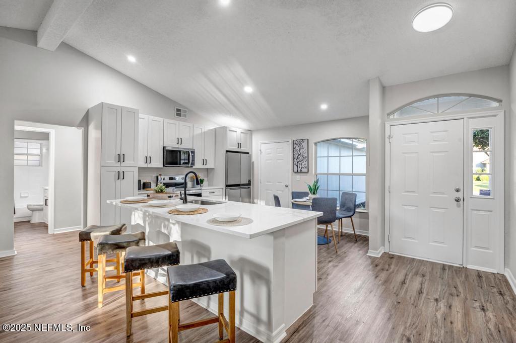 7762 E ENDERBY Avenue E