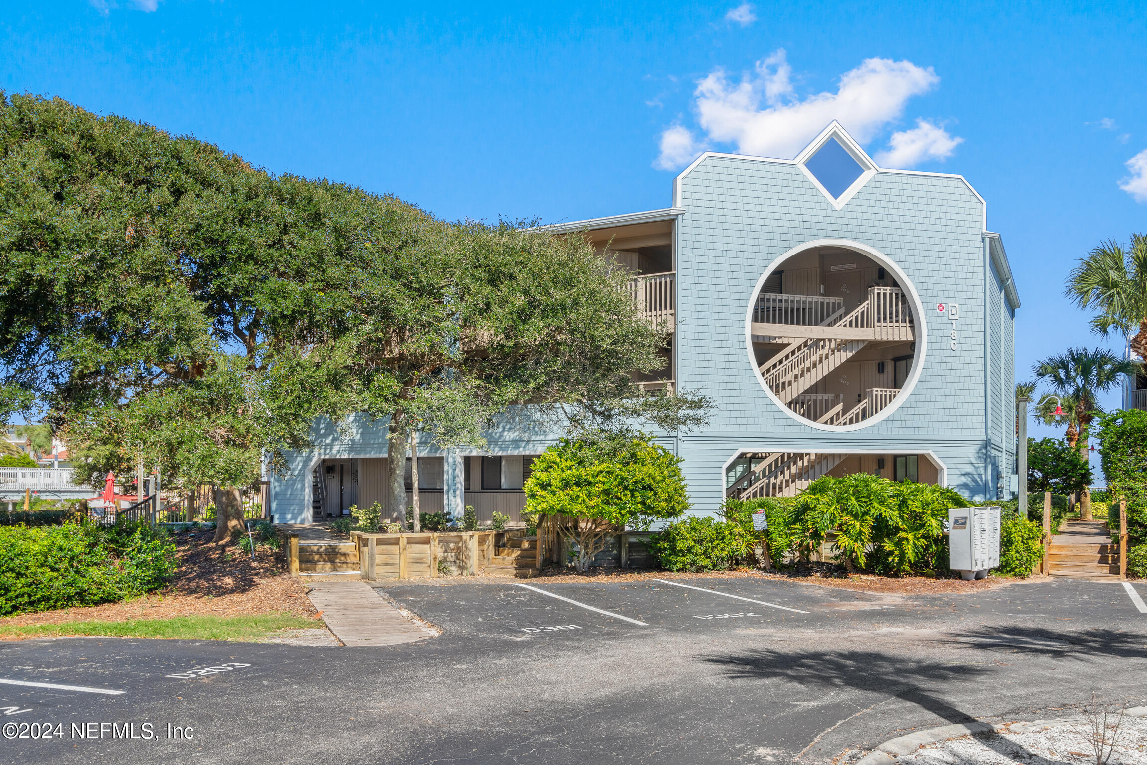 180 OCEAN HIBISCUS Drive 301