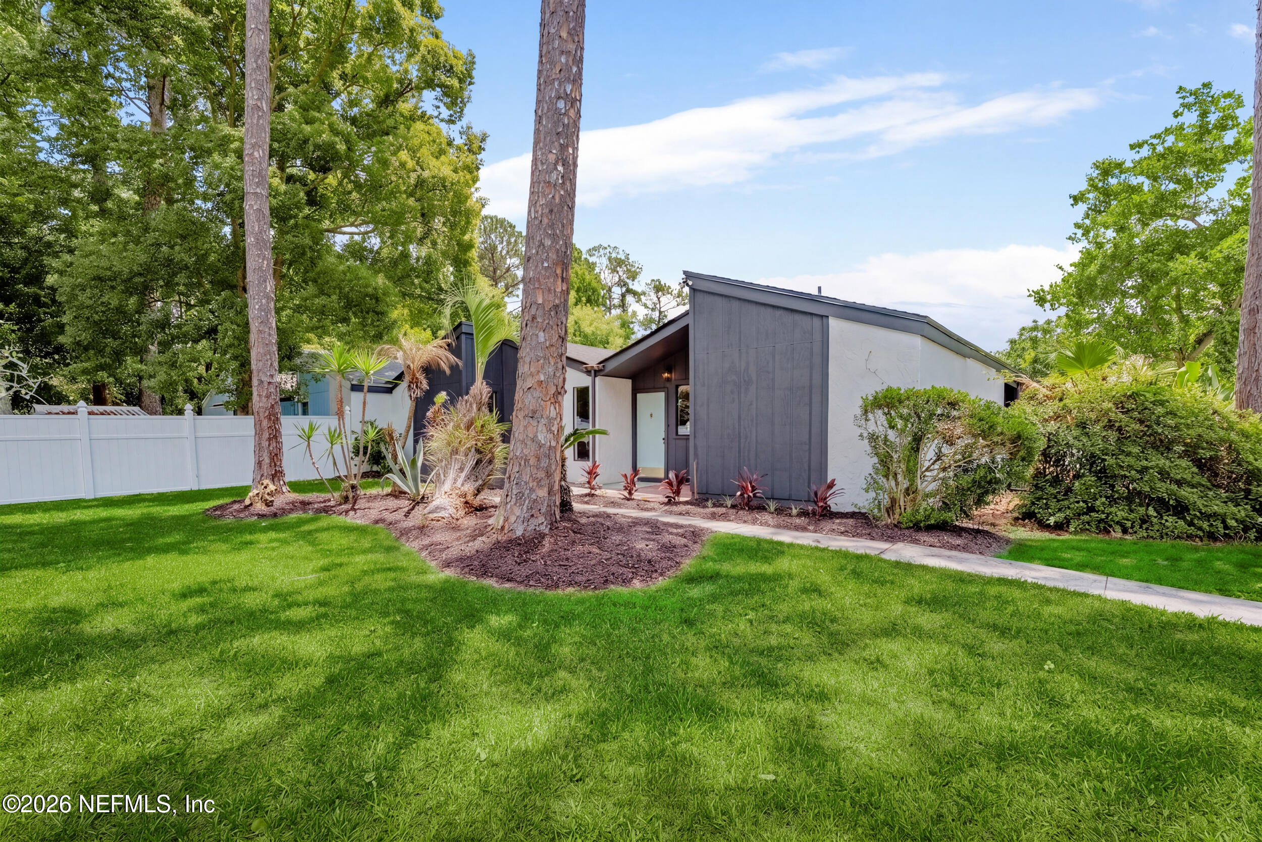 2519 WHISPERING WOODS Boulevard 3