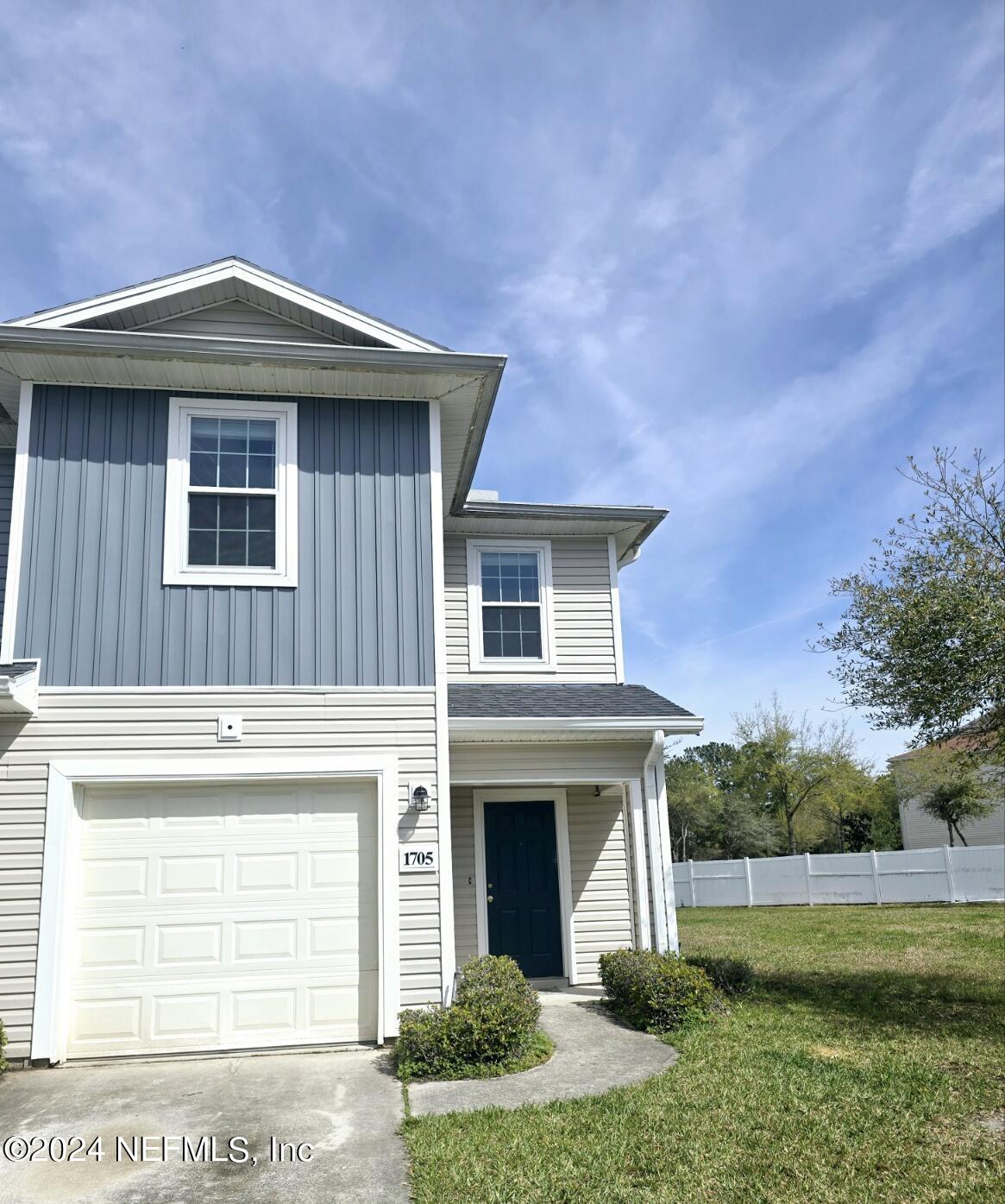 Jacksonville, FL home for sale located at 1705 Biscayne Bay Circle, Jacksonville, FL 32218
