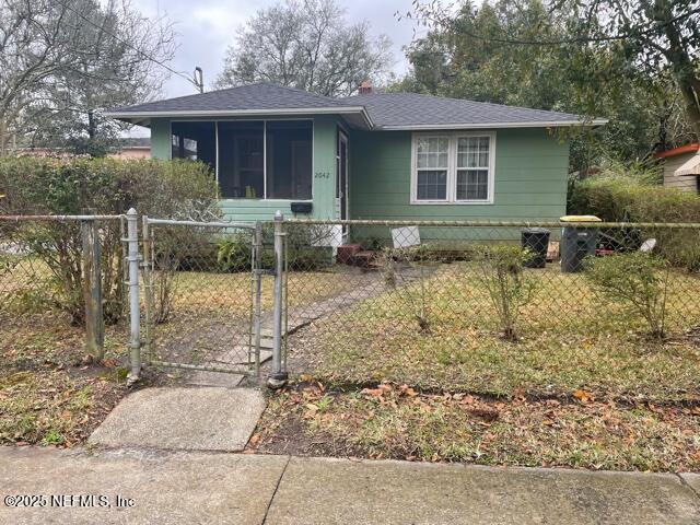 439 CRESTWOOD Street