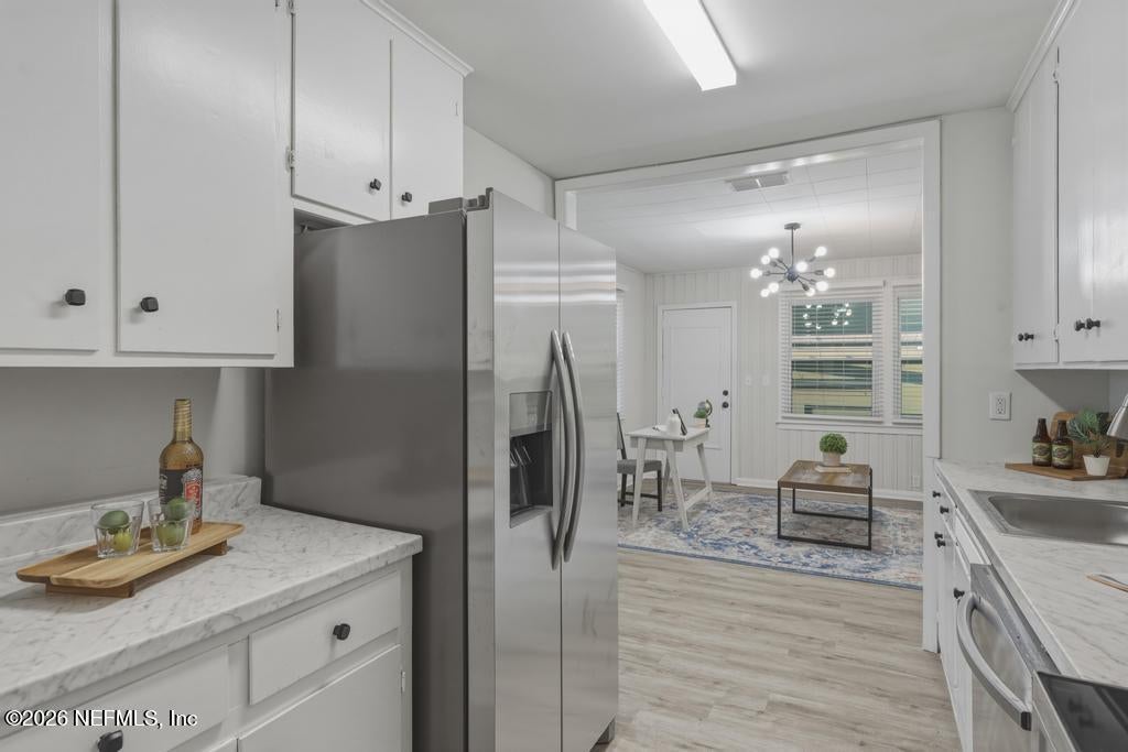 4774 LEXINGTON Avenue - Photo 3