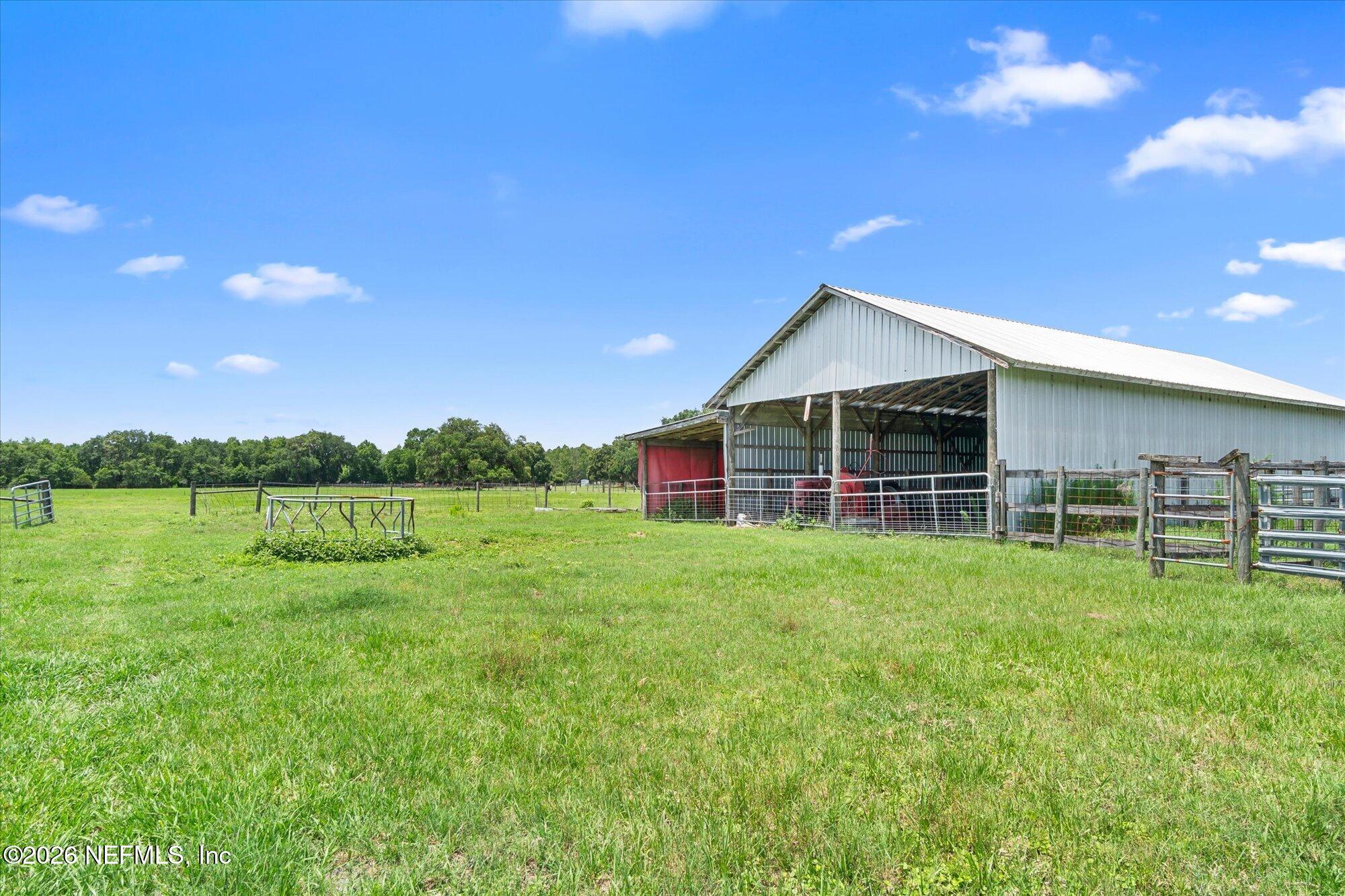 786 W RIVER Road